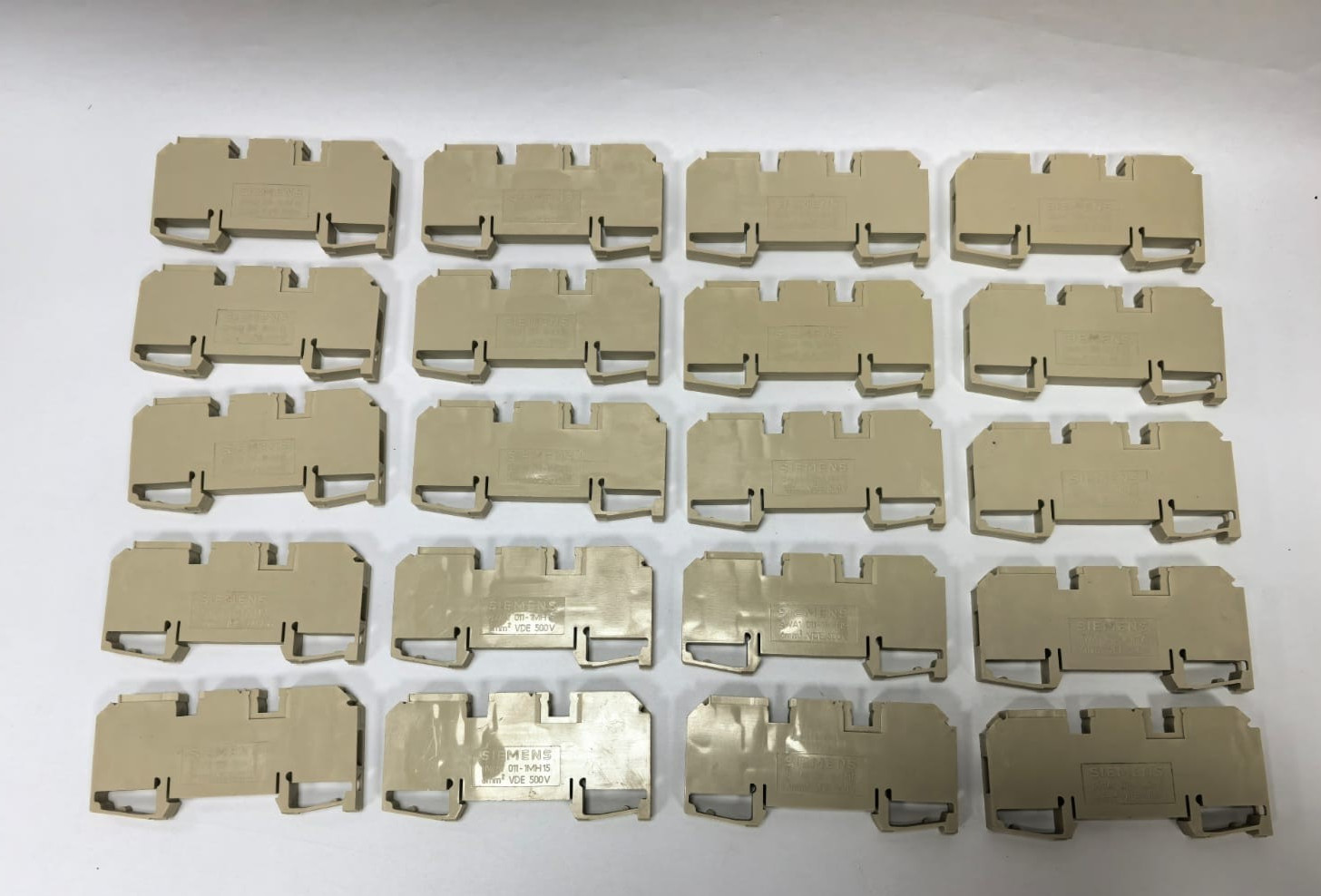 SIEMENS 8WA1 011-1MH15 TERMINAL BLOCK 6MM VDE 500V