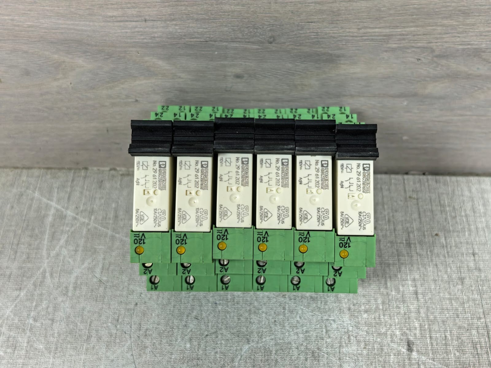 Phoenix Contact 2967031 PLC-BSC-120UC/21-21 PHOENIX CONTACTS 2967031 PLC-BSC-120UC/21-21 RELAY BASE 2