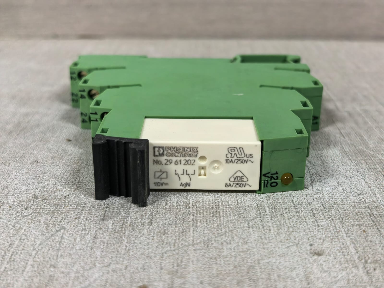 Phoenix Contact 2967031 PLC-BSC-120UC/21-21 PHOENIX CONTACTS 2967031 PLC-BSC-120UC/21-21 RELAY BASE 3