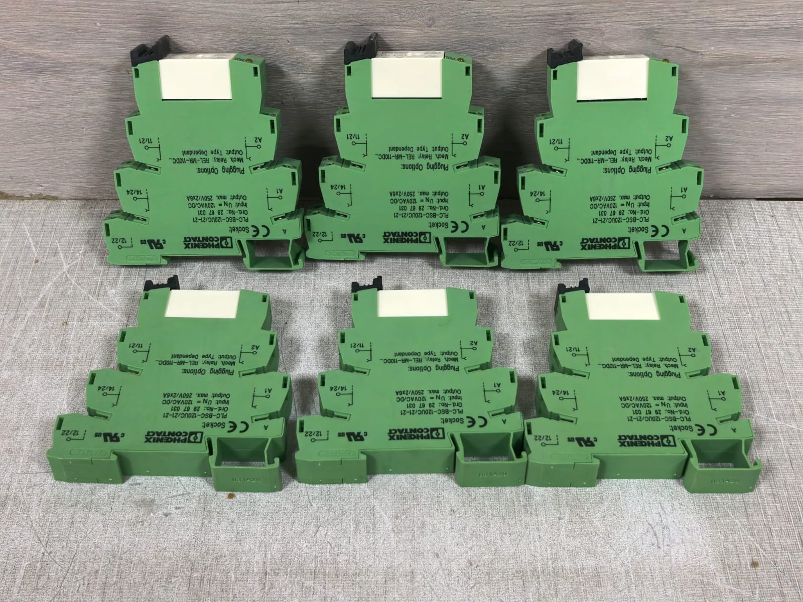 PHOENIX CONTACTS 2967031 PLC-BSC-120UC/21-21 RELAY BASE