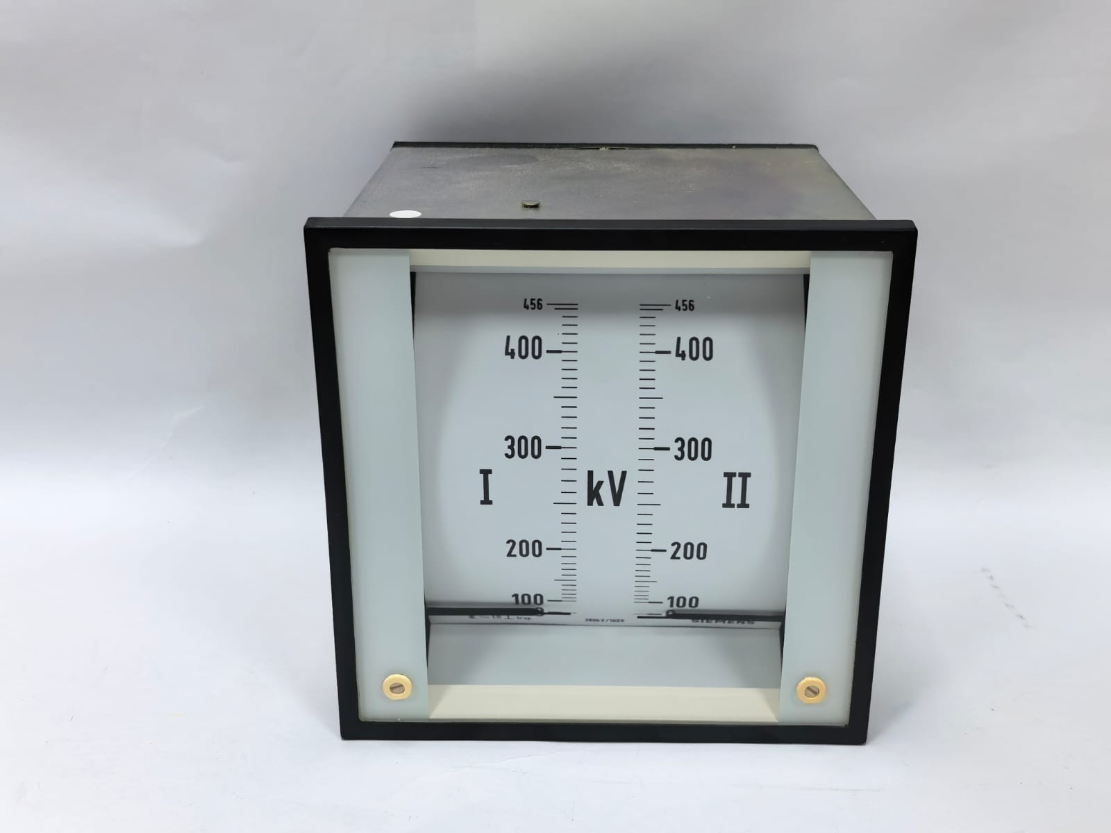 Siemens WQ144/2S SIEMENS WQ144/2S ANALOG PANEL METER 380KV/100V 2
