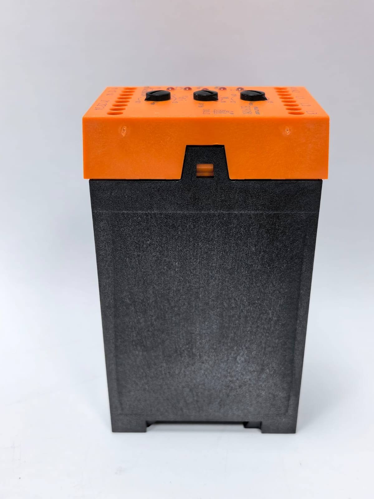 E.DOLD AND SOHNE BD9080.12/001 E.DOLD & SOHNE KG BD9080.12/001 PHASE MONITOR 0045378 8