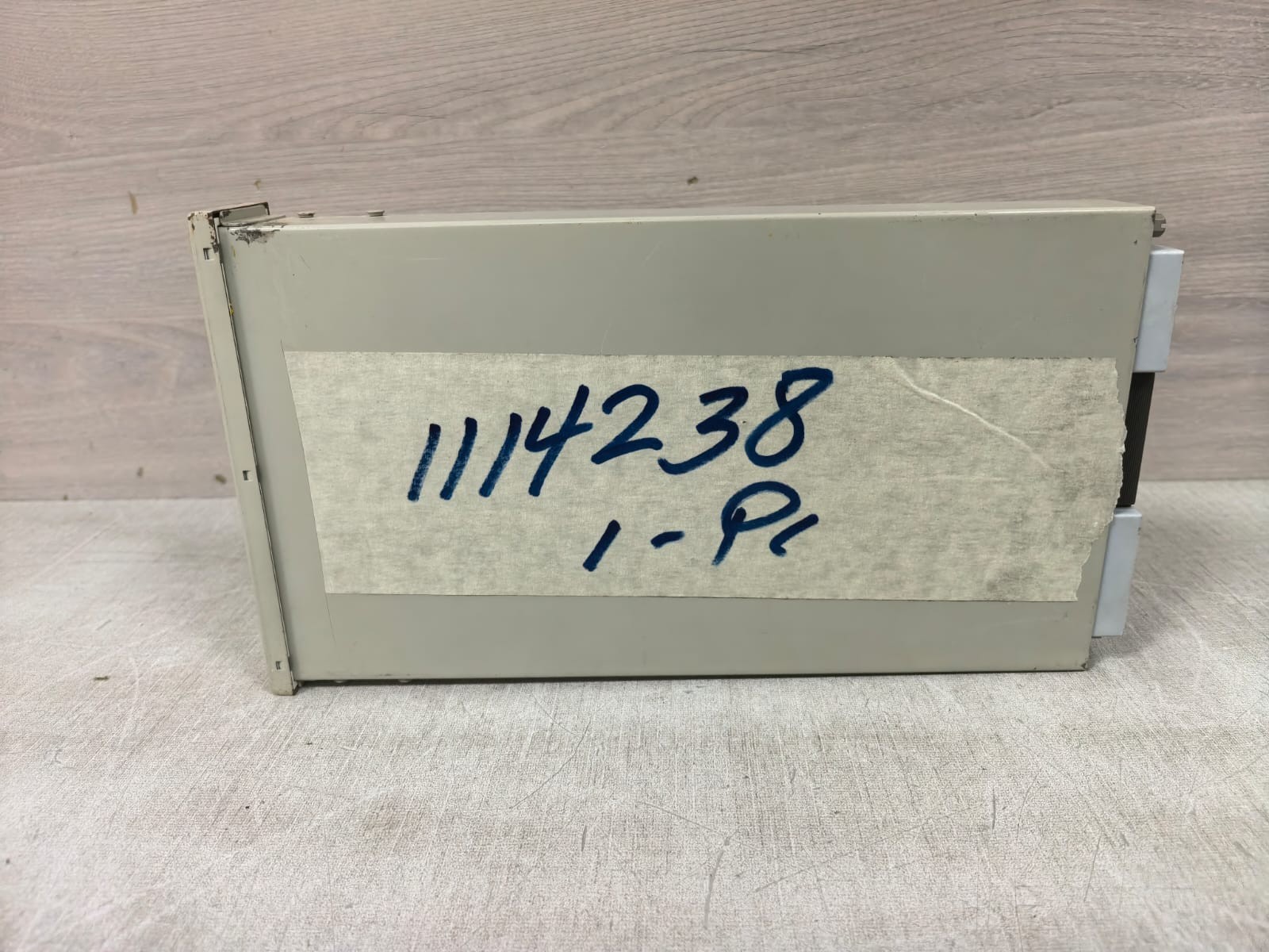 Camille Bauer CAPACOMP 44-4S0-0240 CAMILLE BAUER CAPACOMP 44-4S0-0240NR. 602875/010/1 24VDC 9