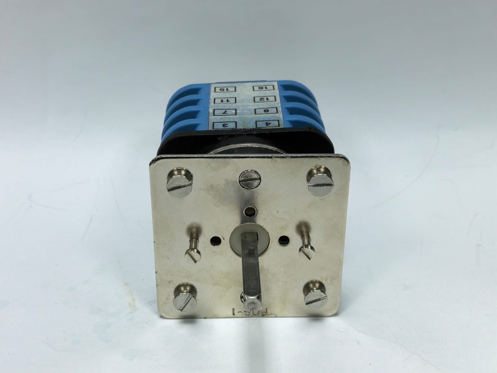 SWITRON SPC32P489R SWITRON SPC32P489R LOCAL REMOTE SWITCH 32A/440VAC 2