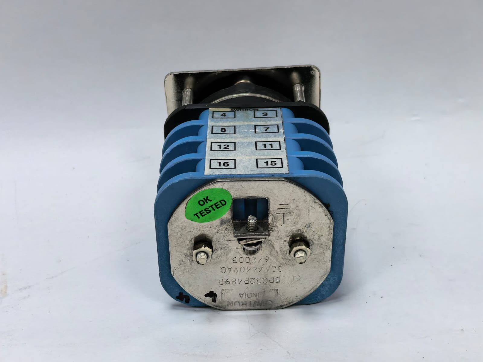 SWITRON SPC32P489R SWITRON SPC32P489R LOCAL REMOTE SWITCH 32A/440VAC 4