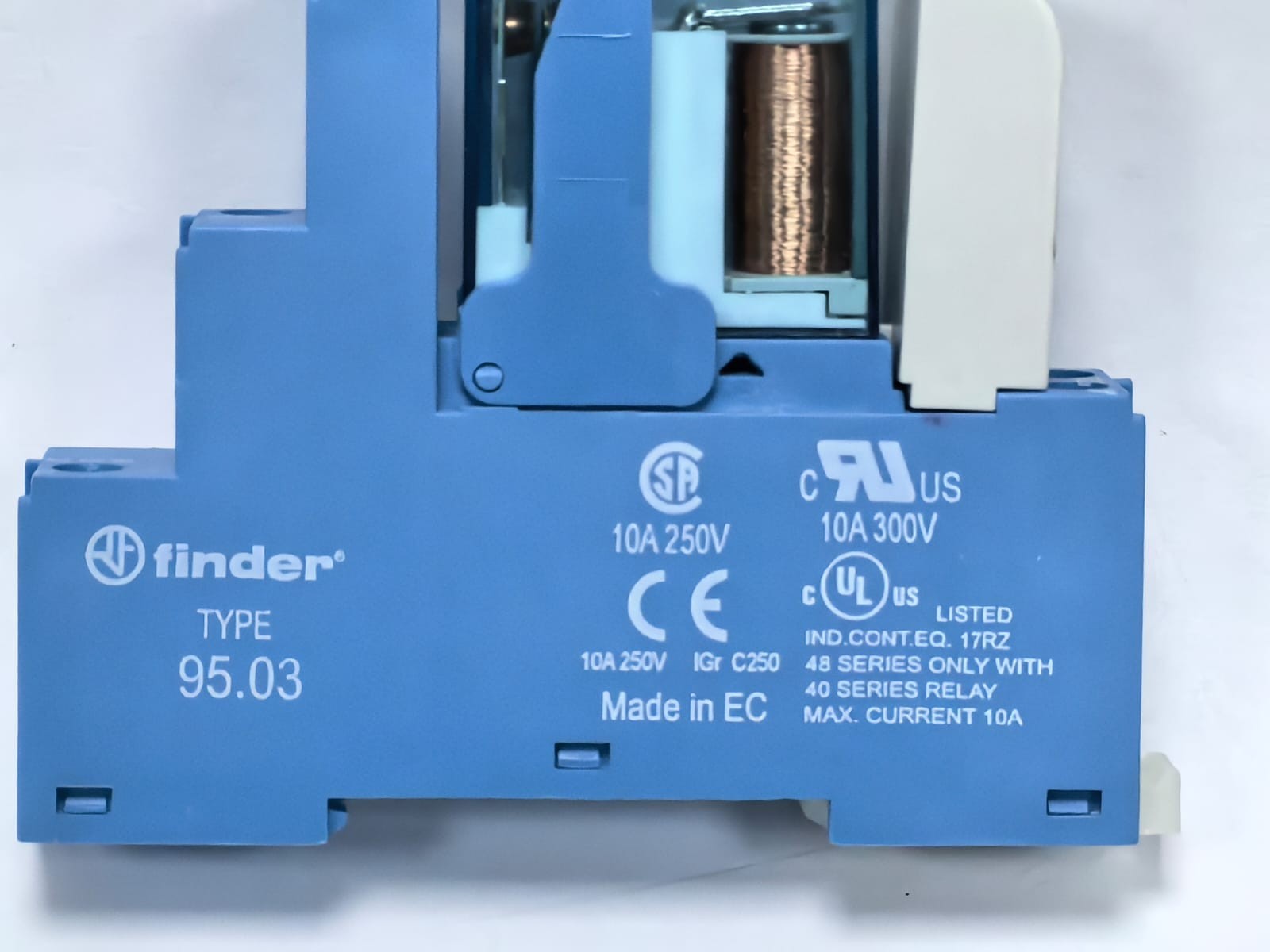 Finder 95.03 FINDER 95.03 RELAY SOCKET 4