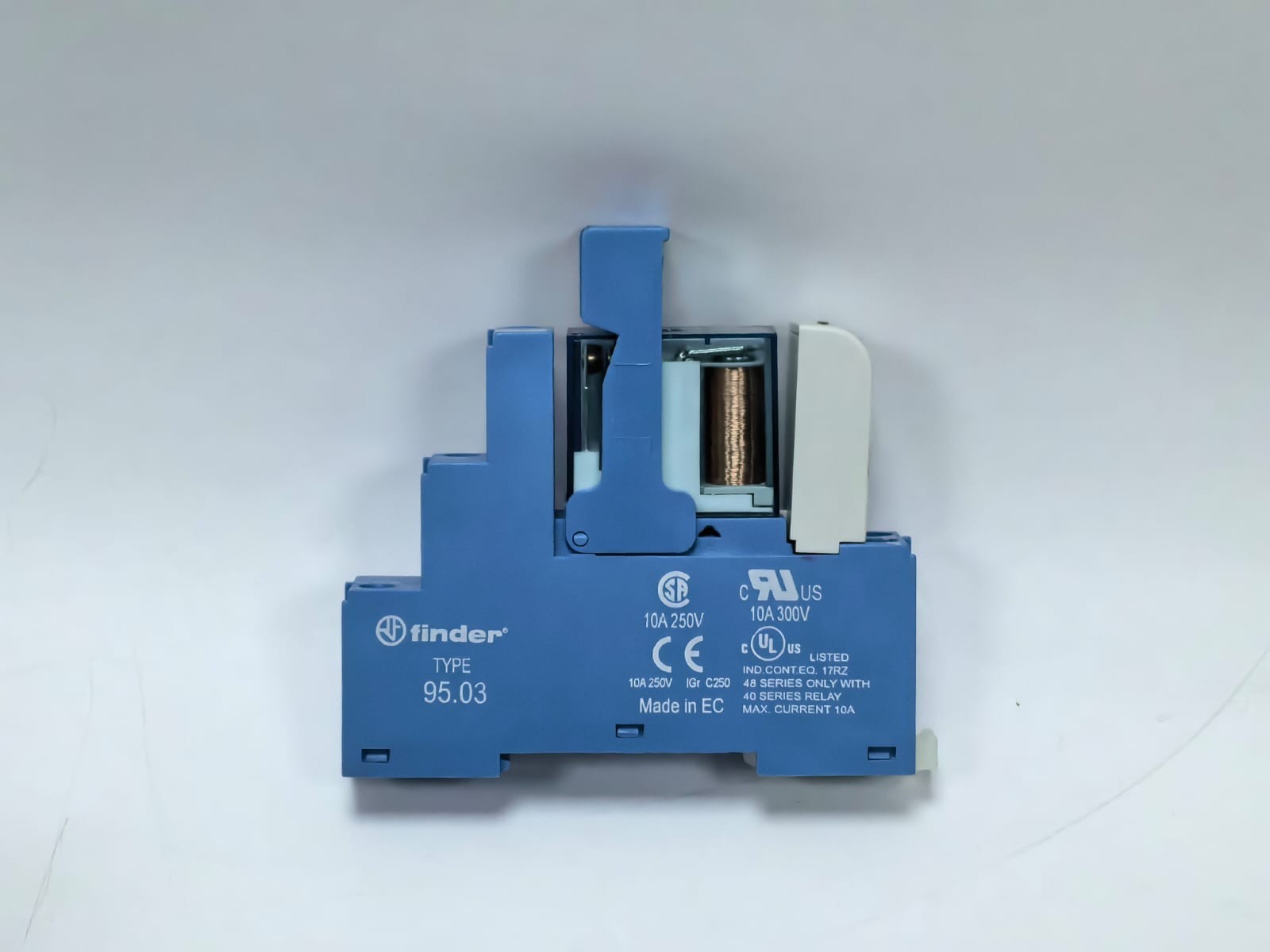Finder 95.03 FINDER 95.03 RELAY SOCKET 5