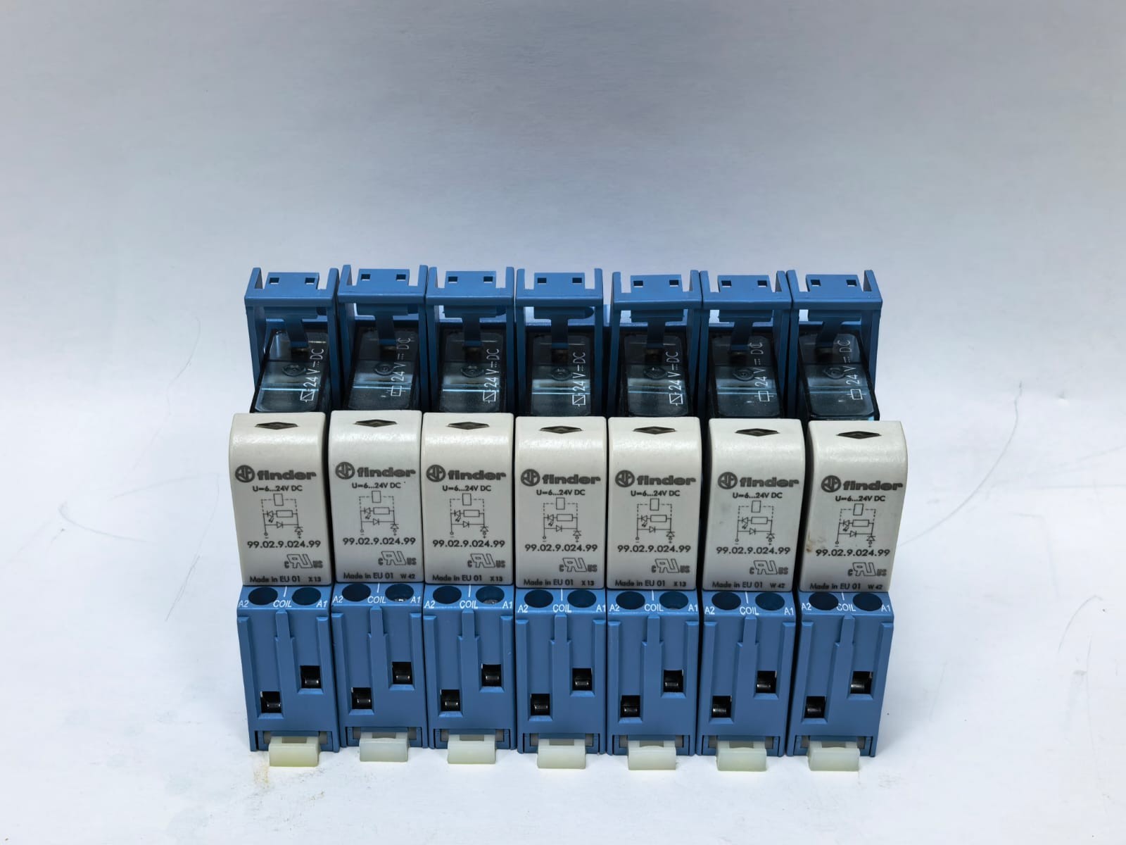 FINDER 95.03 RELAY SOCKET