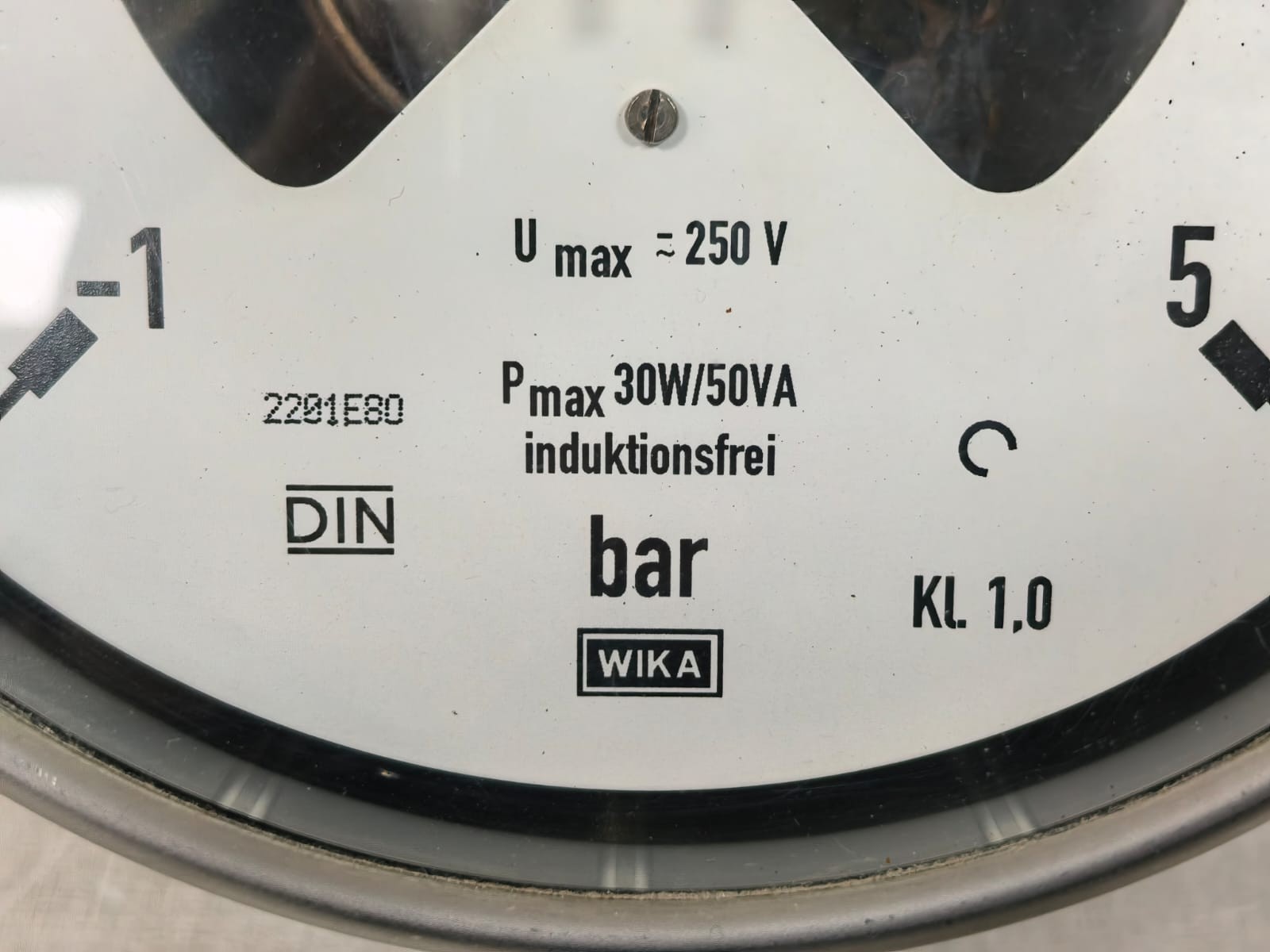 WIKA 212.20.160 WIKA 212.20.160 PRESSURE GAUGE WITH ALARM CONTACTS 821.112 2