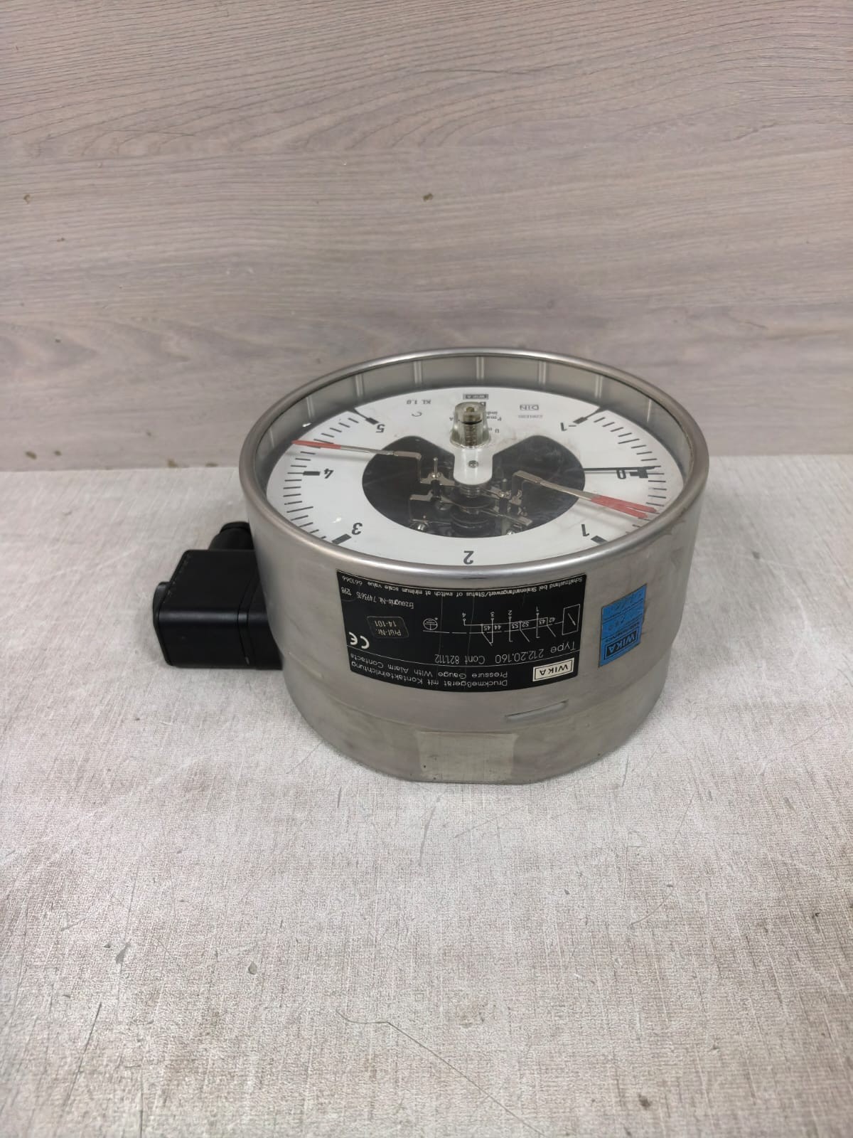 WIKA 212.20.160 WIKA 212.20.160 PRESSURE GAUGE WITH ALARM CONTACTS 821.112 5