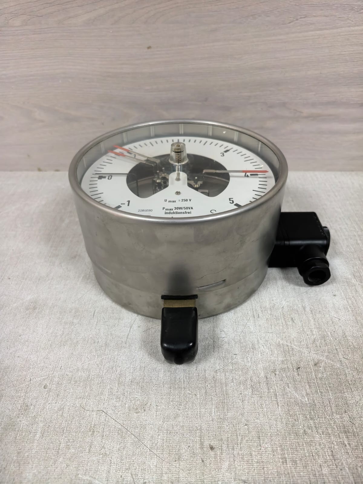 WIKA 212.20.160 WIKA 212.20.160 PRESSURE GAUGE WITH ALARM CONTACTS 821.112 6
