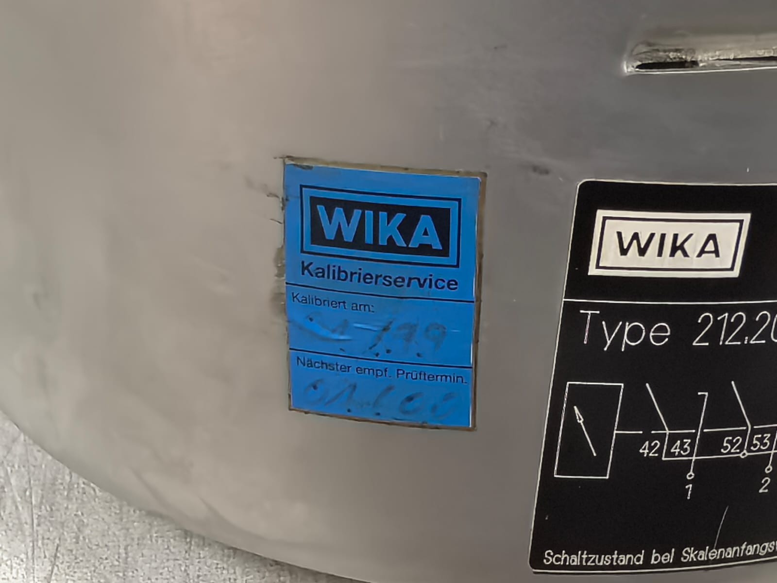 WIKA 212.20.160 WIKA 212.20.160 PRESSURE GAUGE WITH ALARM CONTACTS 821.112 7