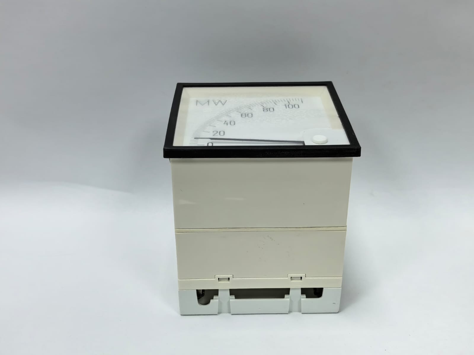 CEWE PQ23 CEWE INSTRUMENTS PQ23 ANALOG PANEL METER 9515 0-110MW 132/0,115KV,400/1A 60HZ 8