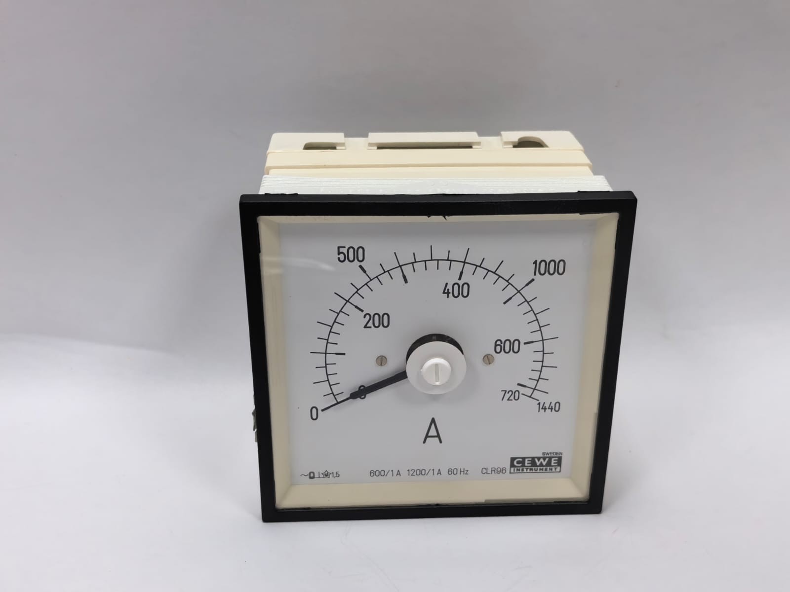 CEWE CLR96 CEWE INSTRUMENTS CLR96 VOLT ANALOG PANEL METER 9460 0-720A,0-1440A, 600-1200/1A 2