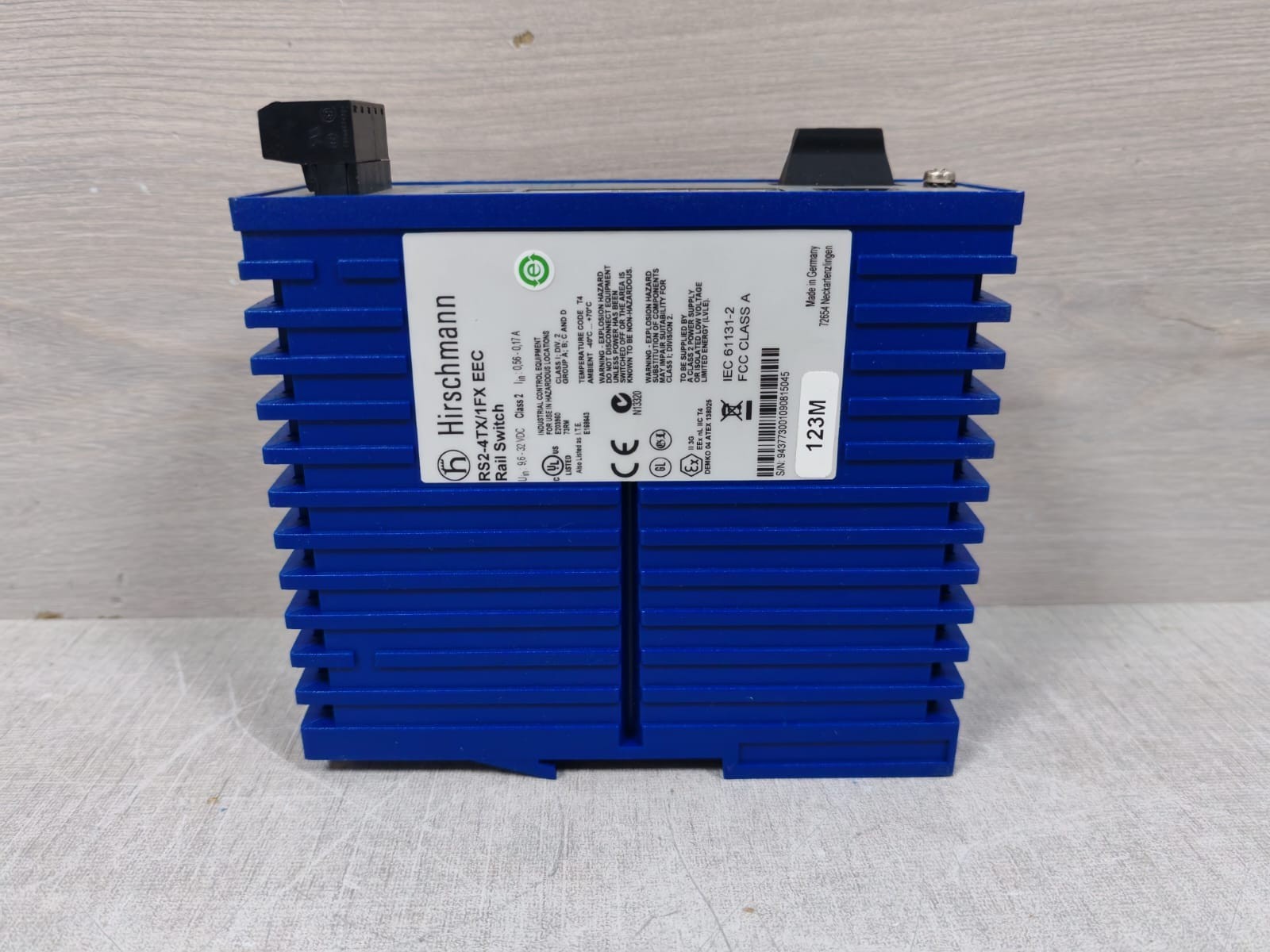 Hirschmann RS2-4TX / 1FX EEC HIRSCHMANN RS2-4TX / 1FX EEC RAIL SWITCH 2