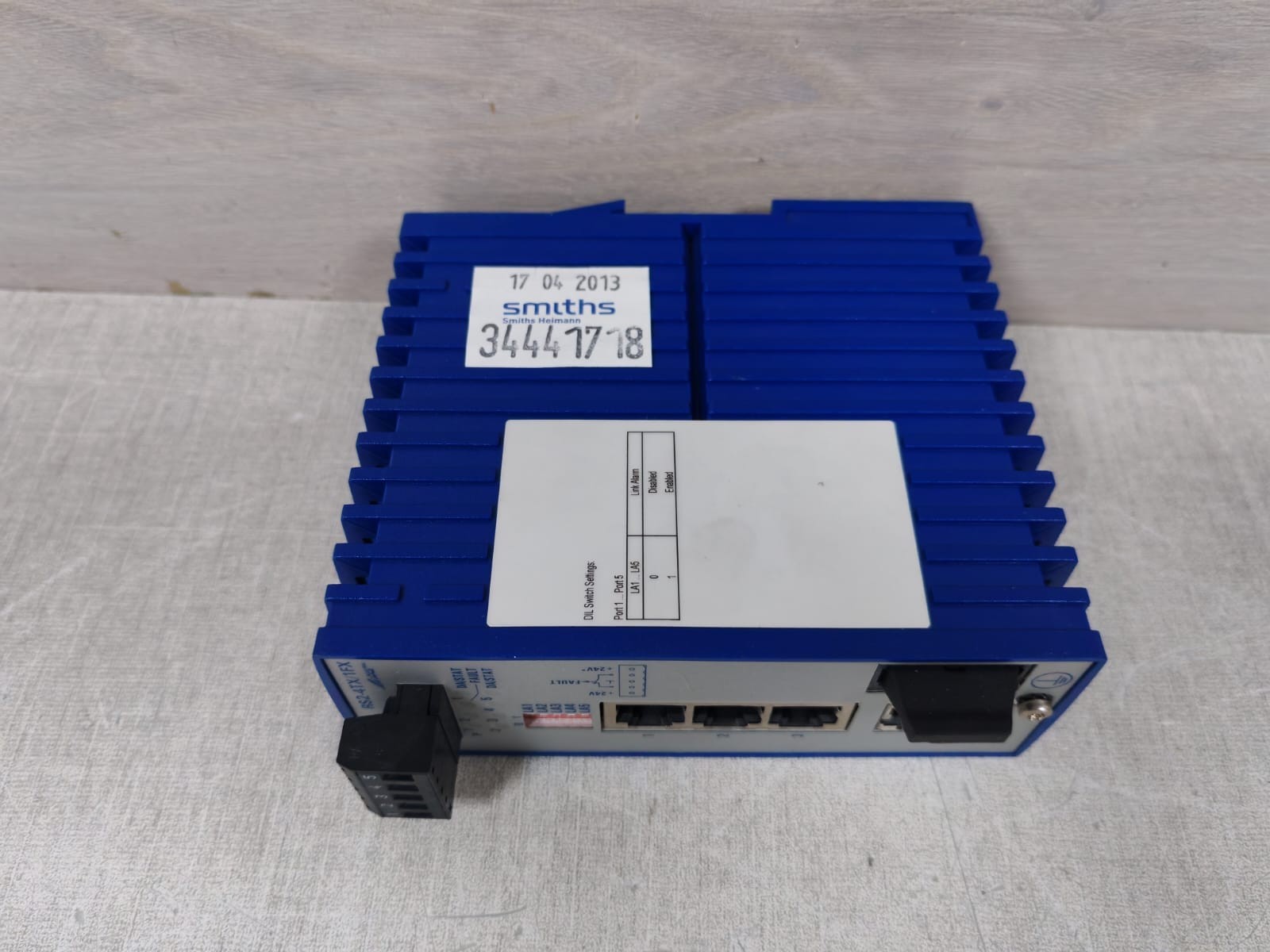 Hirschmann RS2-4TX / 1FX EEC HIRSCHMANN RS2-4TX / 1FX EEC RAIL SWITCH 4