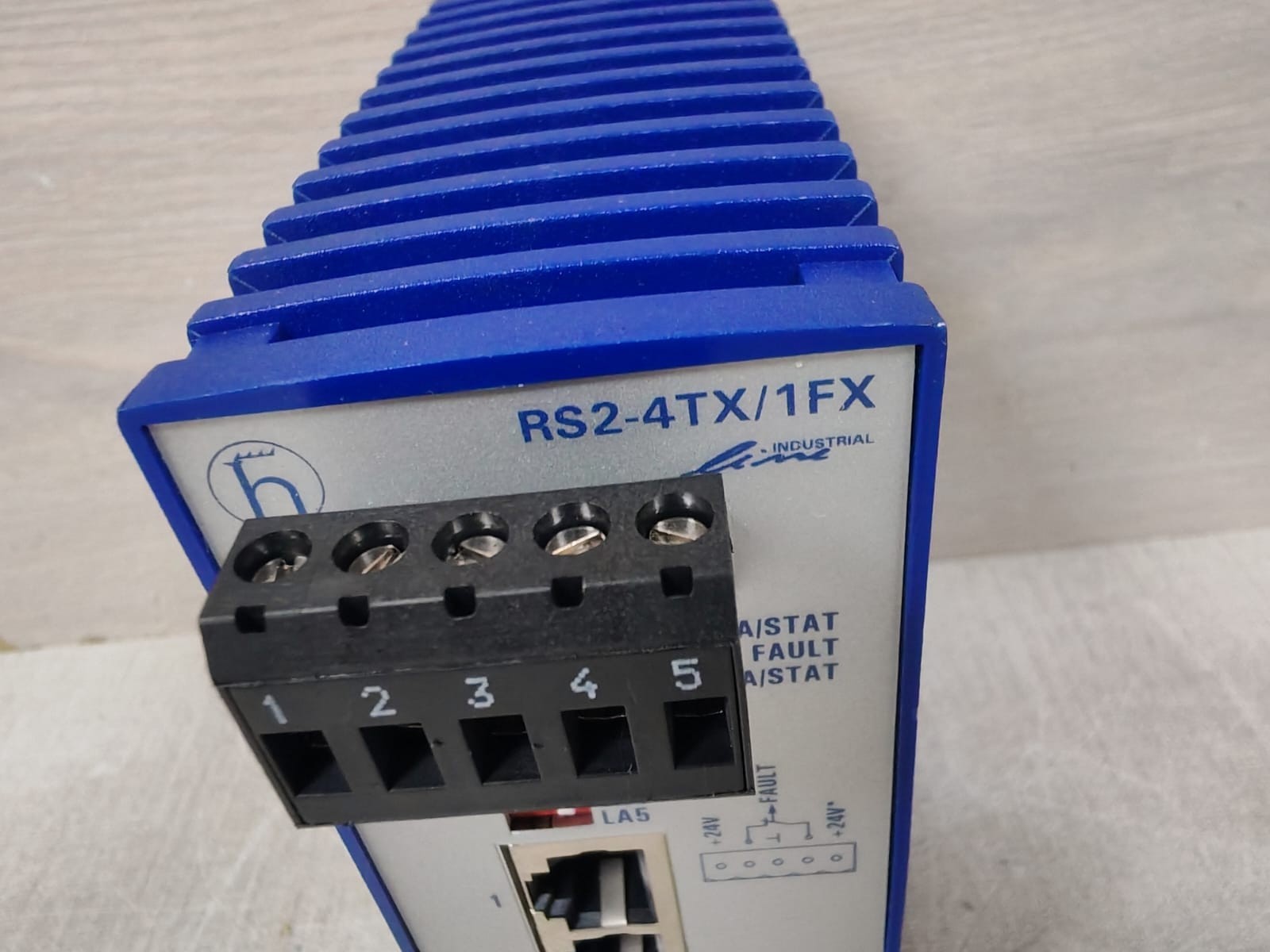 Hirschmann RS2-4TX / 1FX EEC HIRSCHMANN RS2-4TX / 1FX EEC RAIL SWITCH 8