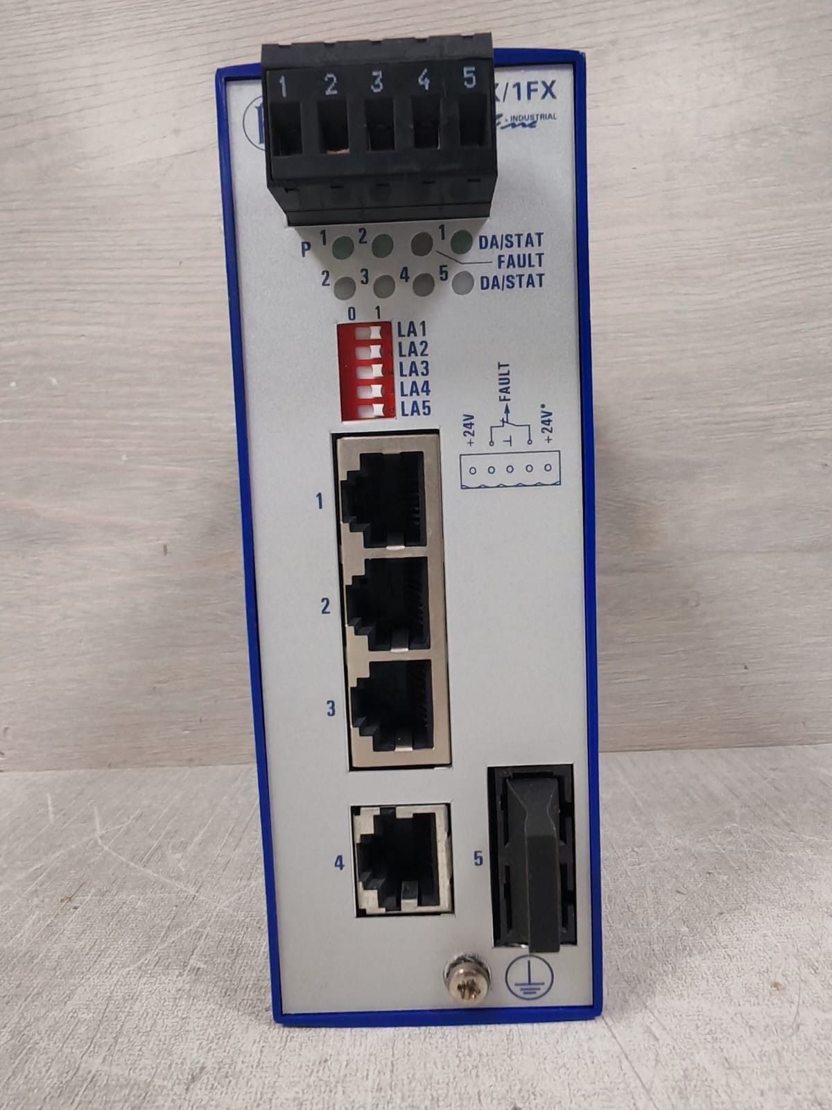 Hirschmann RS2-4TX / 1FX EEC HIRSCHMANN RS2-4TX / 1FX EEC RAIL SWITCH 9