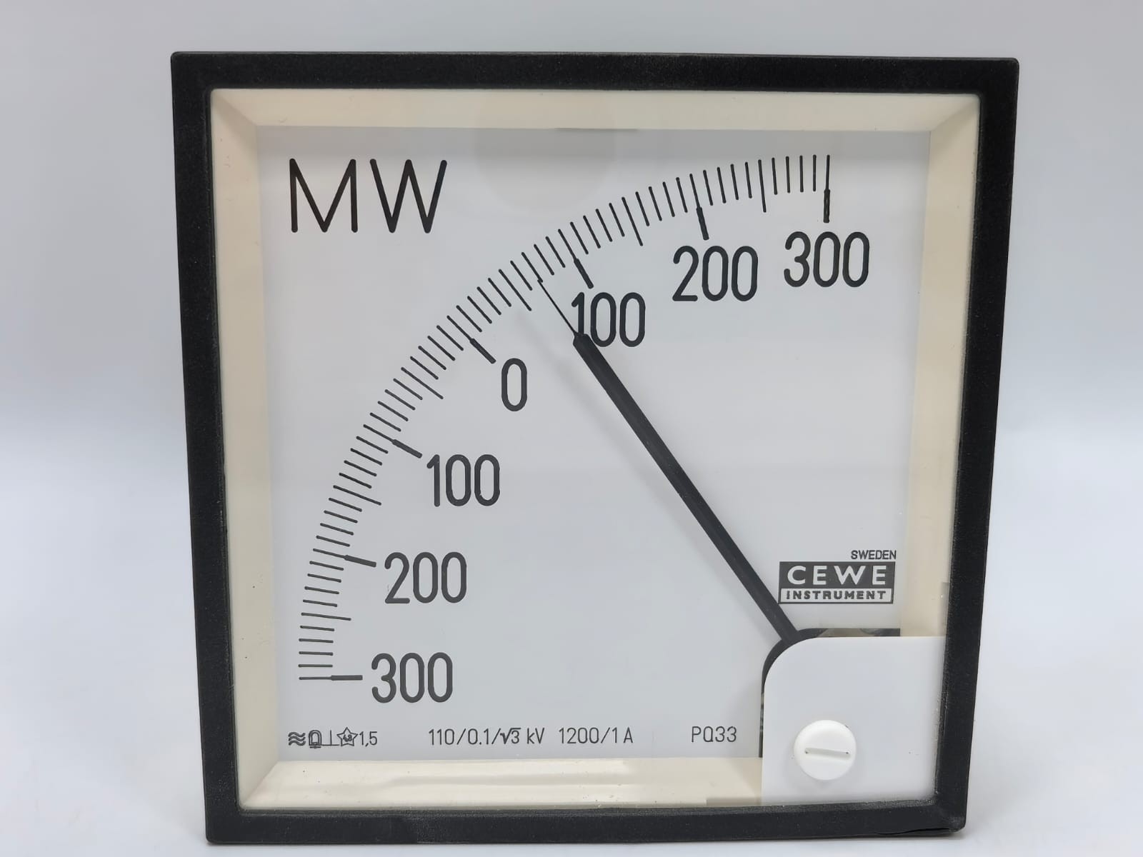 CEWE PQ33 CEWE INSTRUMENTS PQ33 ANALOG PANEL METER 9521 300-0-300MW 3