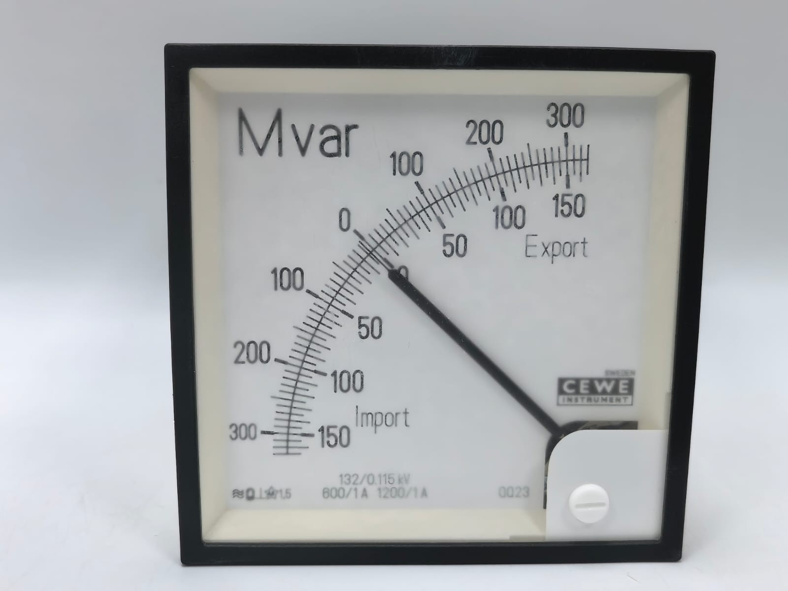 CEWE QQ23 CEWE INSTRUMENT QQ23 ANALOG PANEL METER 9535 165-0-165MVAR /330-0-330MVAR 3