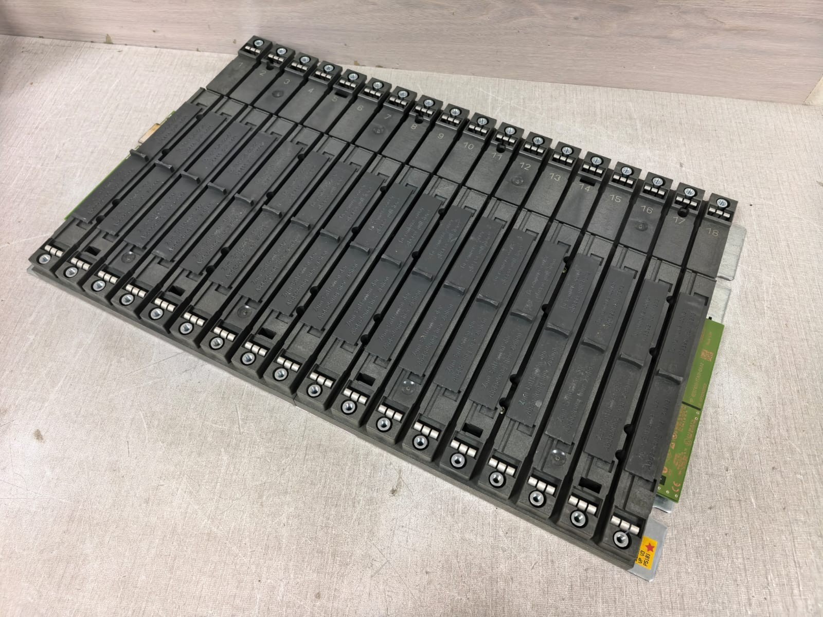 Siemens 6ES7400-1TA01-0AA0 SIEMENS SIMATIC S7 6ES7400-1TA01-0AA0 PROGRAMMABLE LOGIC CONTROLLLER 3