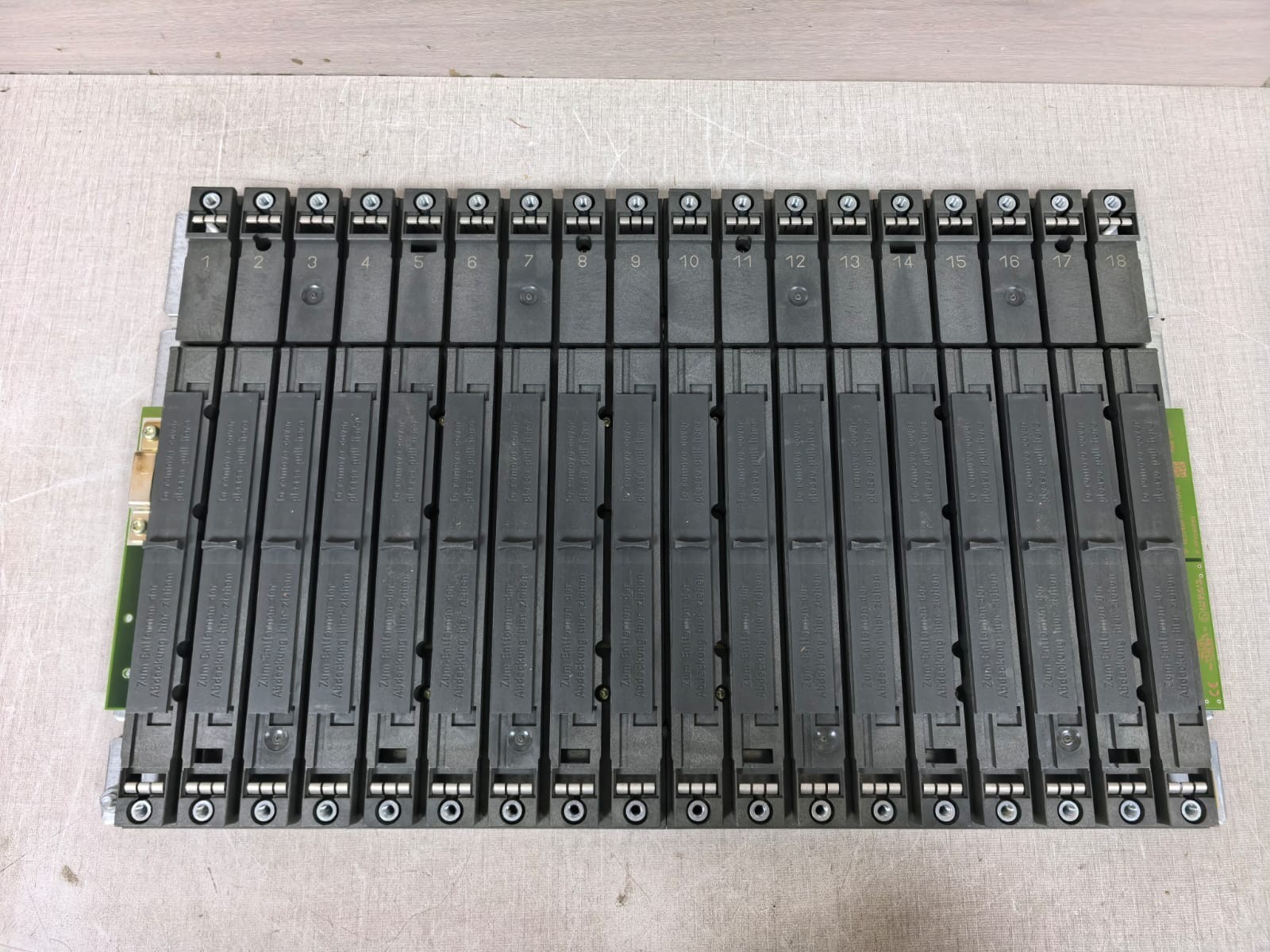 Siemens 6ES7400-1TA01-0AA0 SIEMENS SIMATIC S7 6ES7400-1TA01-0AA0 PROGRAMMABLE LOGIC CONTROLLLER 7