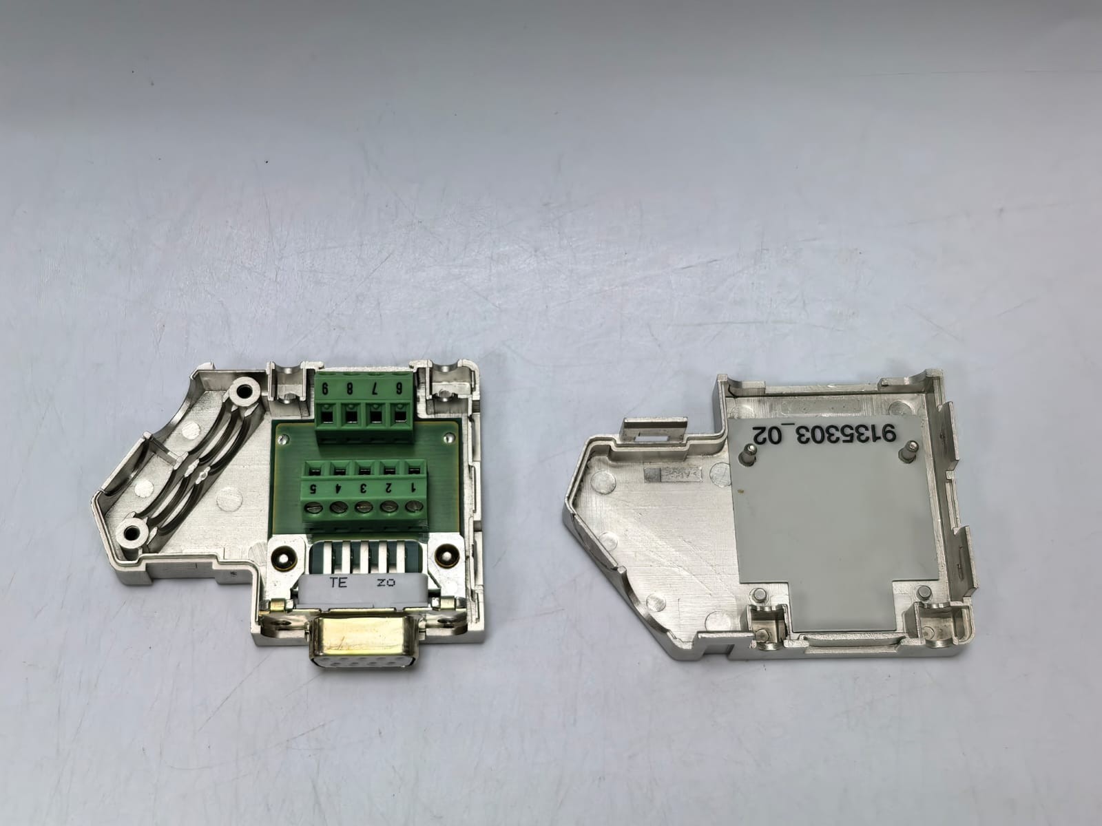 Phoenix Contact SUBCON-PLUS 9/F PHOENIX CONTACT SUBCON-PLUS 9/F D-SUB BUS CONNECTOR 2744241 3