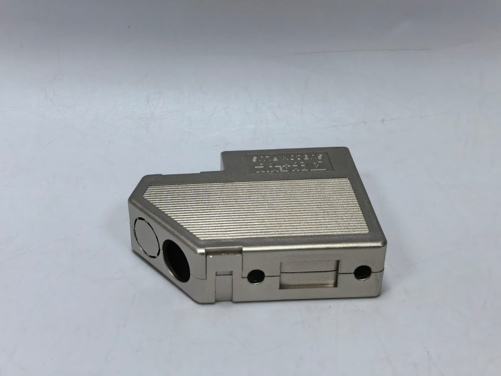 Phoenix Contact SUBCON-PLUS 9/F PHOENIX CONTACT SUBCON-PLUS 9/F D-SUB BUS CONNECTOR 2744241 7