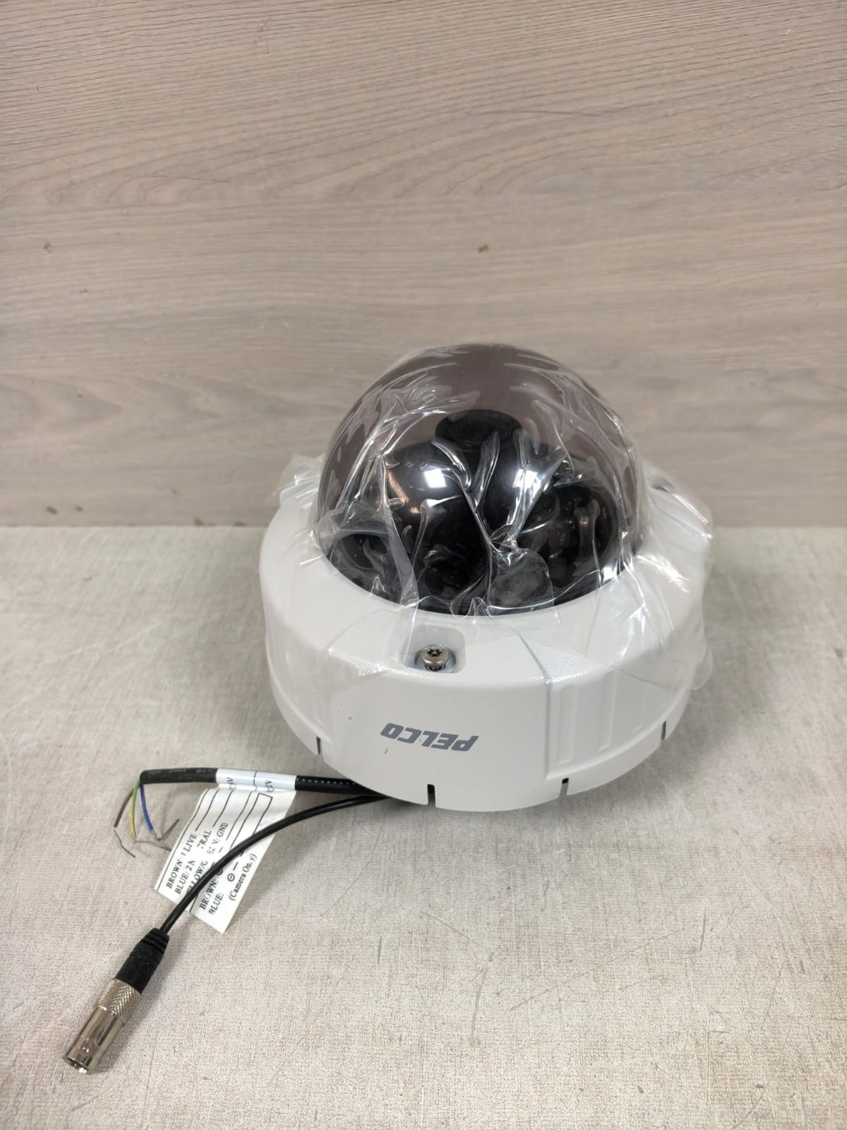 Schneider Electric IS50-DNV10SX WITH IS50-P PELCO BY SCHNEIDER ELECTRIC IS50-DNV10SX WITH IS50-P COLOR CCTV CAMERA 24V 4
