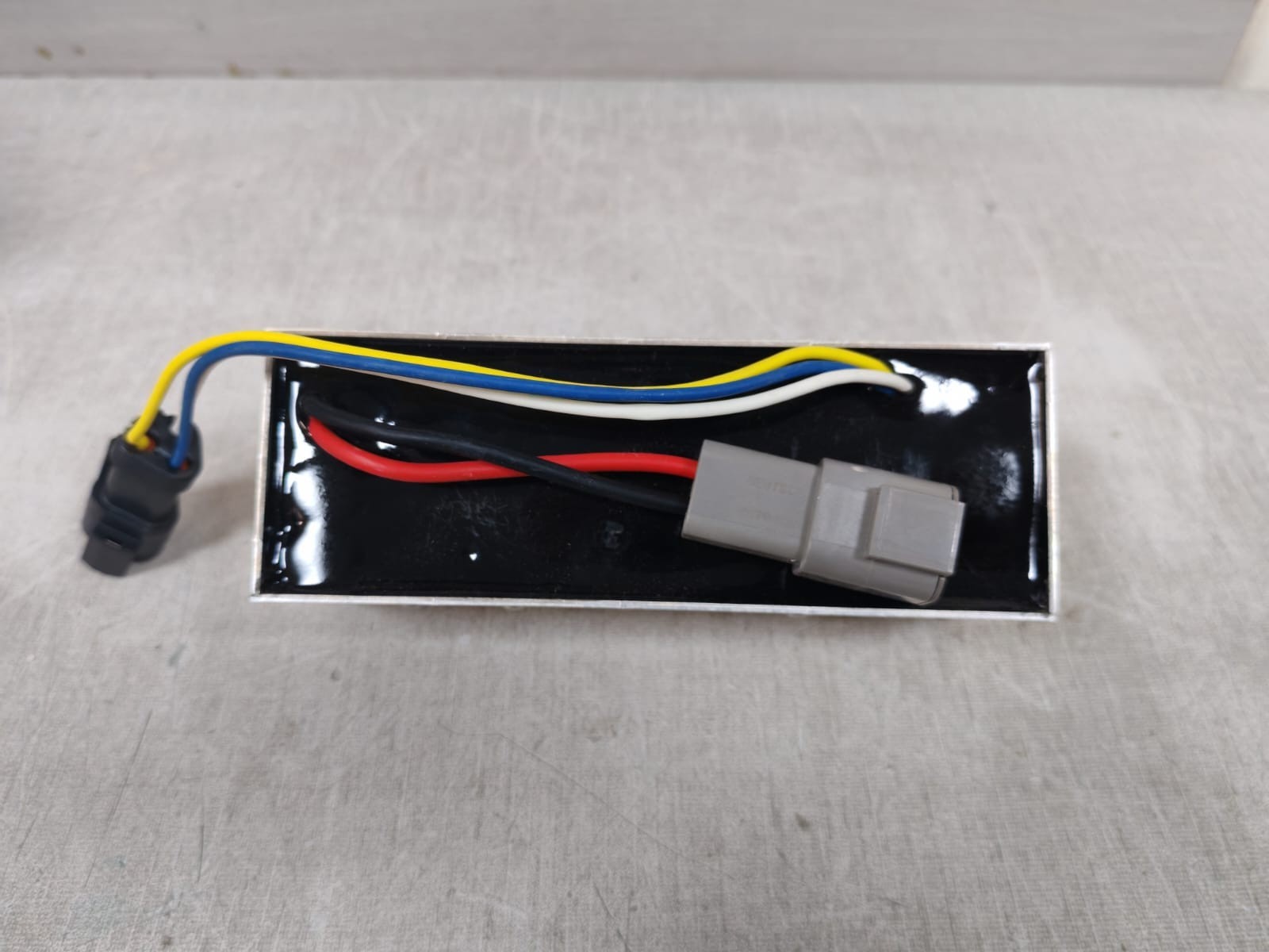 DC CONVERTER 10700301 DC CONVERTER 10700301 16 ADC CONTINUOUS / 20ADC INTERMITTENT 8