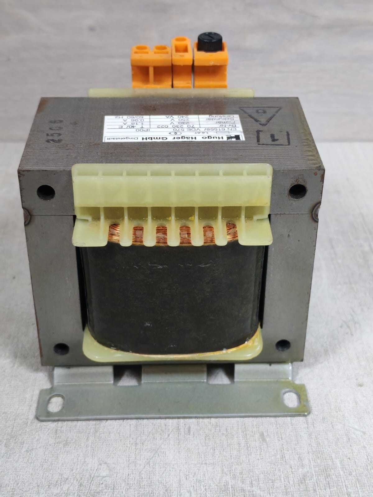 HUGO 70230022 EN61558/VDE0570 HUGO 70230022 EN61558/VDE0570 TRANSFORMER 6