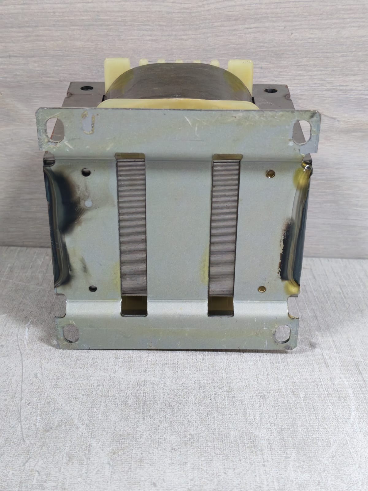 HUGO 70230022 EN61558/VDE0570 HUGO 70230022 EN61558/VDE0570 TRANSFORMER 7