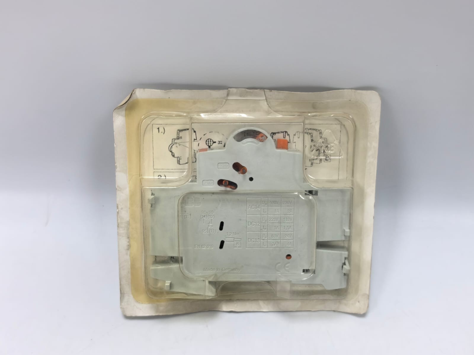 ABB S 2C-S/H 6R ABB S 2C-S/H 6R AUXILIARY AND SIGNAL CONTACT MODULE 2CDS 200 922 R0001 3