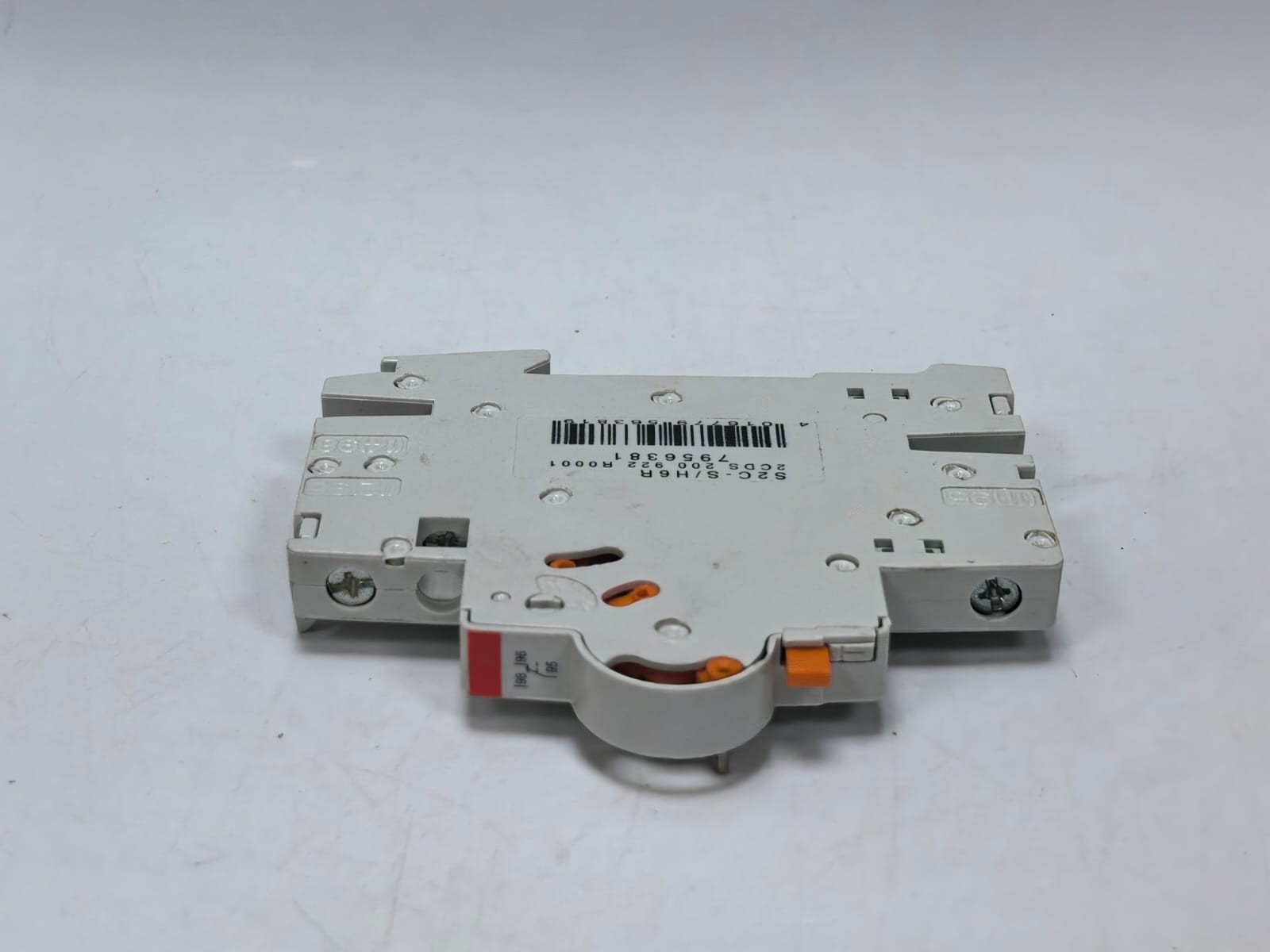 ABB S 2C-S/H 6R ABB S 2C-S/H 6R AUXILIARY AND SIGNAL CONTACT MODULE 2CDS 200 922 R0001 6