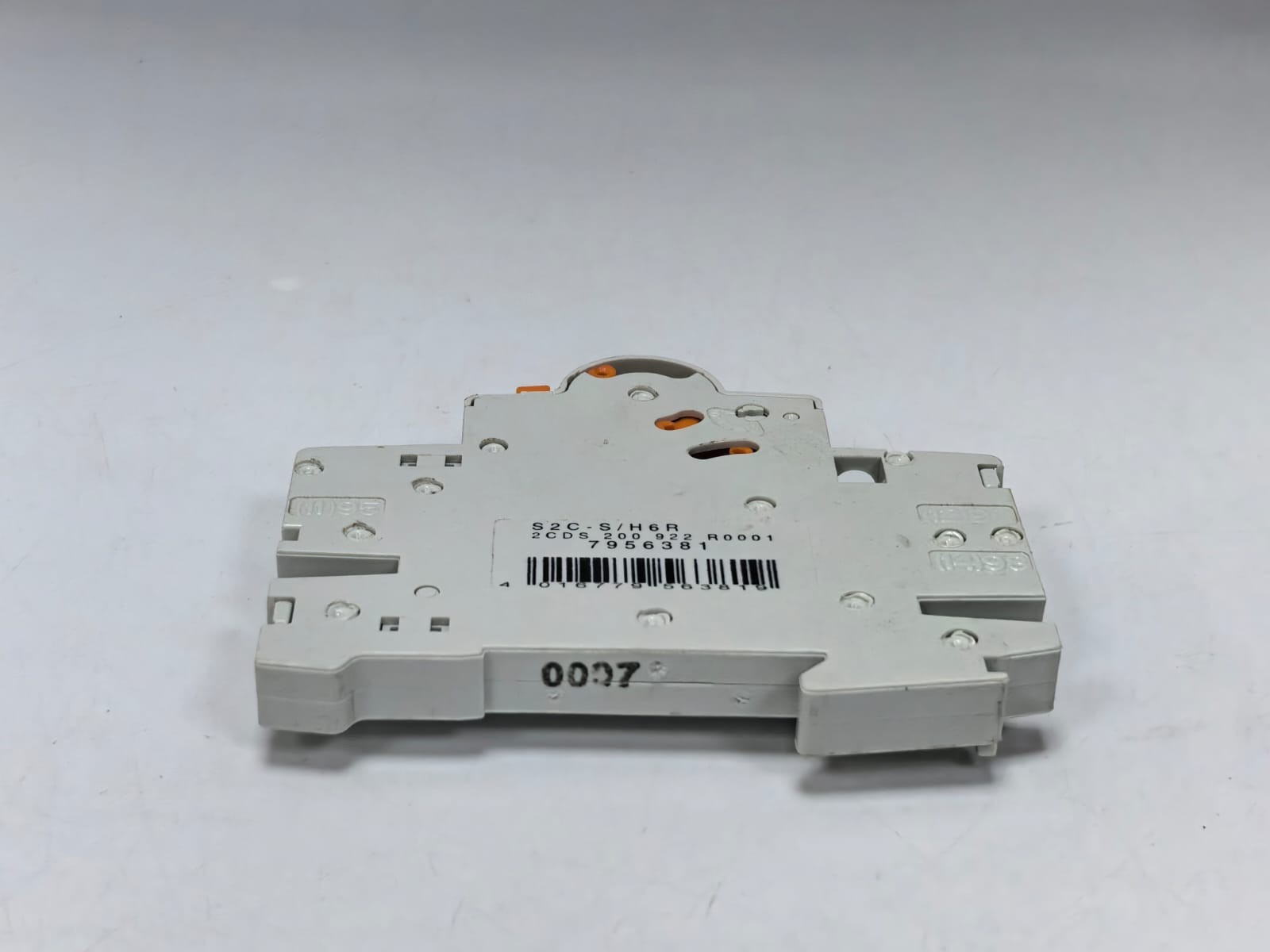 ABB S 2C-S/H 6R ABB S 2C-S/H 6R AUXILIARY AND SIGNAL CONTACT MODULE 2CDS 200 922 R0001 7