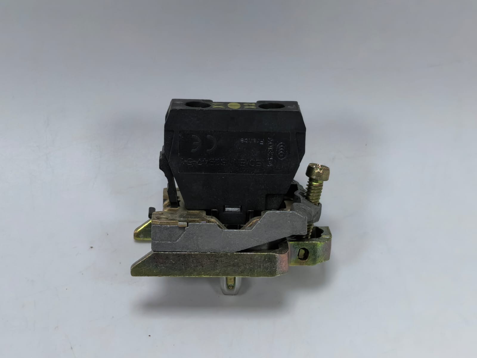 Schneider Electric ZB4 BVBG5 TELEMECANIQUE ZB4 BVBG5 LIGHT BLOCK BODY FIXING COLLAR 5
