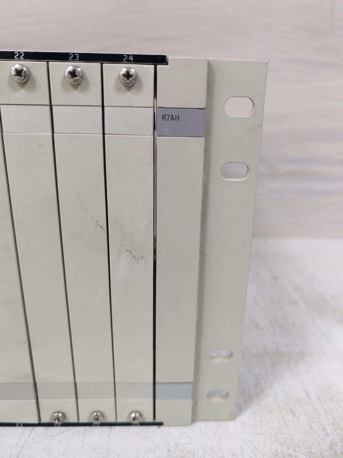 ABB J7A11 R7AH ABB J7A11 R7AH 4- WAY BRIDGING AMPLIFER- RACK ONLY 3