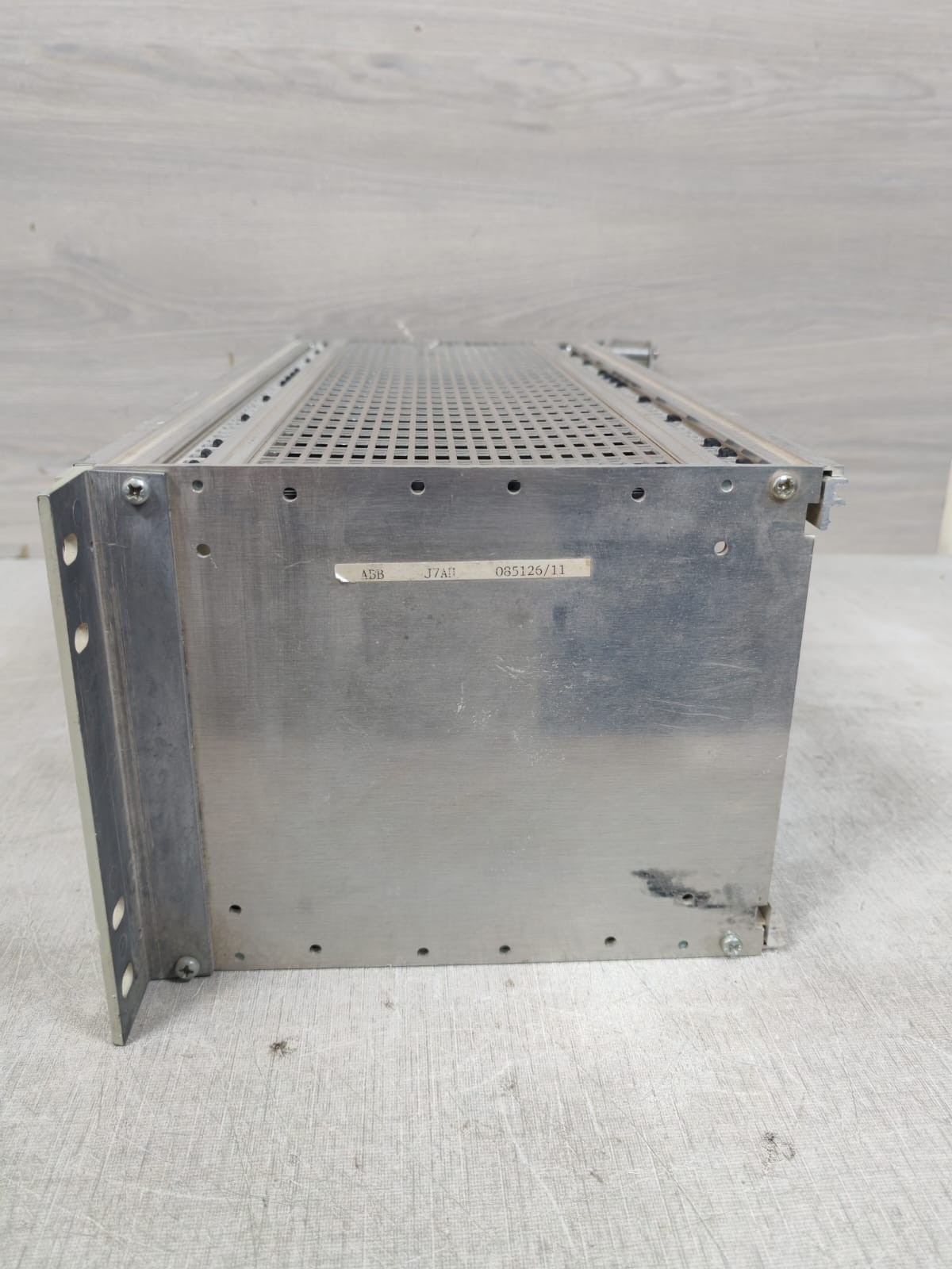 ABB J7A11 R7AH ABB J7A11 R7AH 4- WAY BRIDGING AMPLIFER- RACK ONLY 8