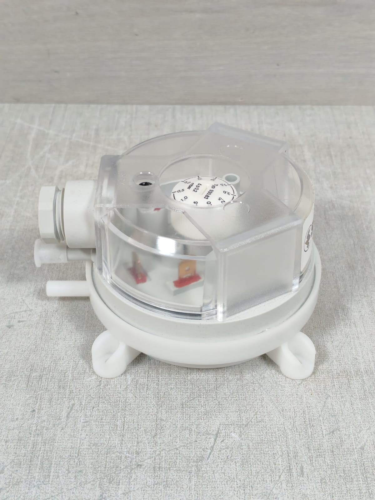 Sauter 930.83/6555 SAUTER 930.83/6555 DIFFERENTIAL PRESSURE SWITCH 0-5-50 MBAR 7