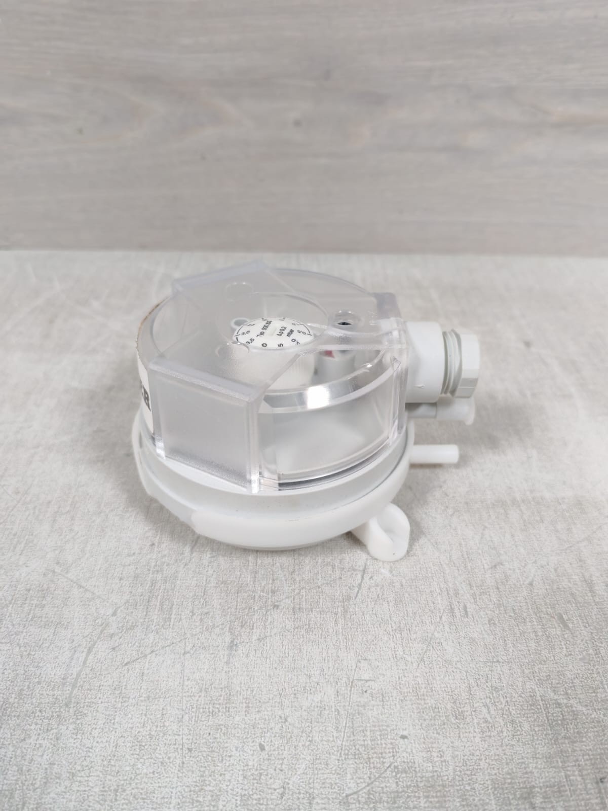 Sauter 930.83/6555 SAUTER 930.83/6555 DIFFERENTIAL PRESSURE SWITCH 0-5-50 MBAR 5