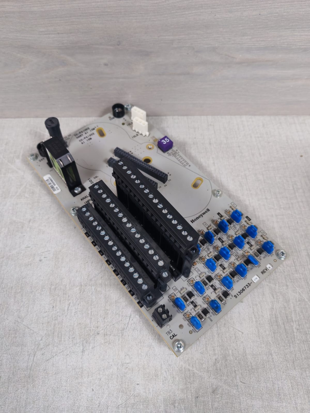 Honeywell CC-PAIH02 CC-PAIX02 CC-TAID01 51306733-175 REV B HONEYWELL CC-PAIH02 CC-PAIX02 CC-TAID01 51306733-175 REV B INPUT ANALOG MODULE 3