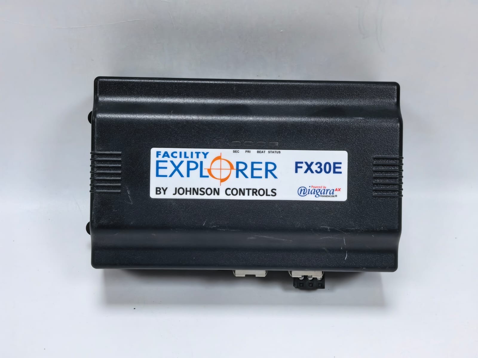 Johnson Controls FX30E FACILITY EXPLORER BY JOHNSON CONTROLS FX30E SUPERVISORY SERIES CONTROLLER 2