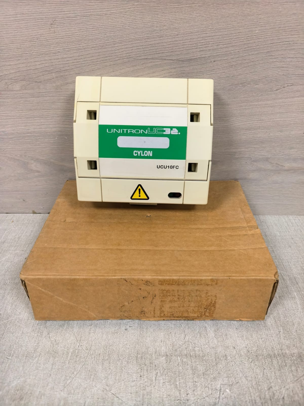 CYLON UNITRONUC32 UCU10FC REV.1.2 CONTROLLER 24VAC