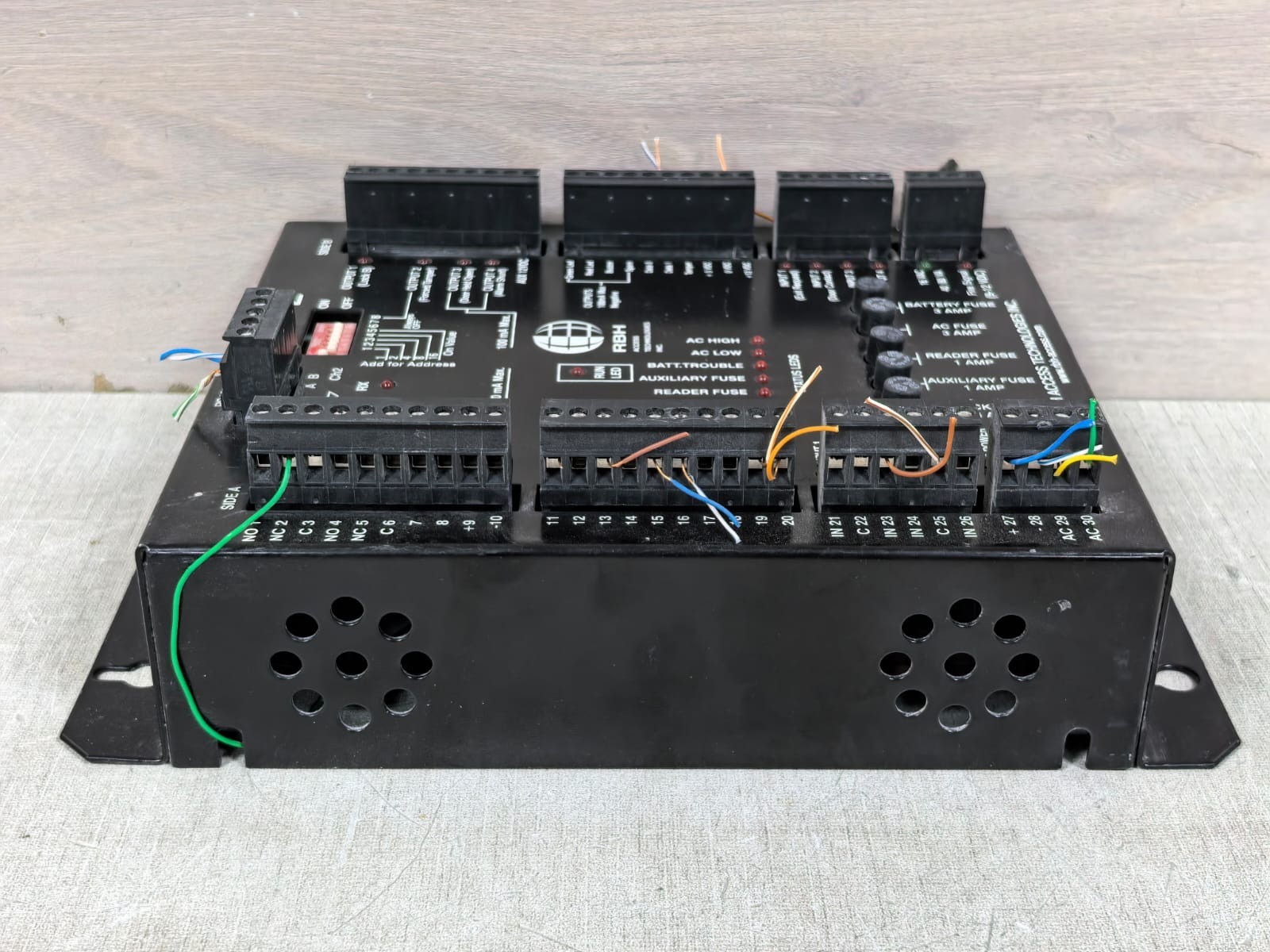 TEC RC-2 RBH ACCESS TECHNOLOGIES RC-2 READER CONTROLLER 8