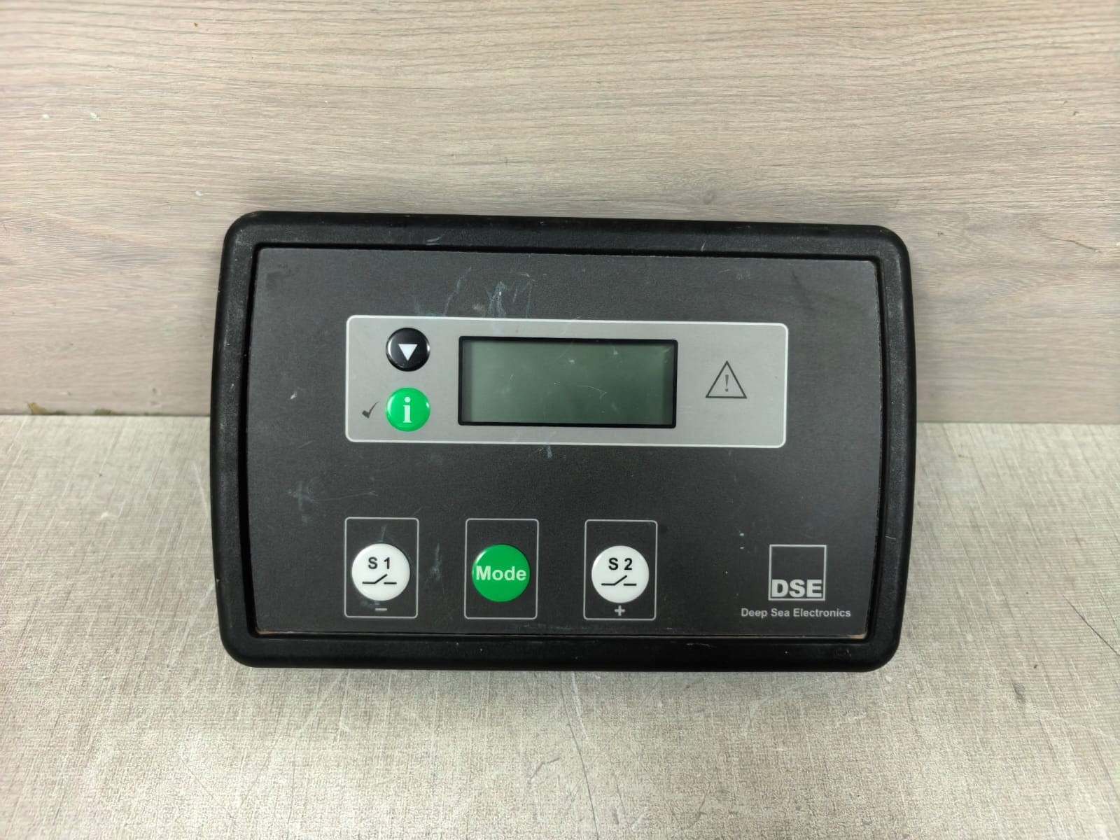 DSE JOB F001010658 DSE 0331-002-01 JOB F001010658 331 ATS CONTROLLER 12/24V 3