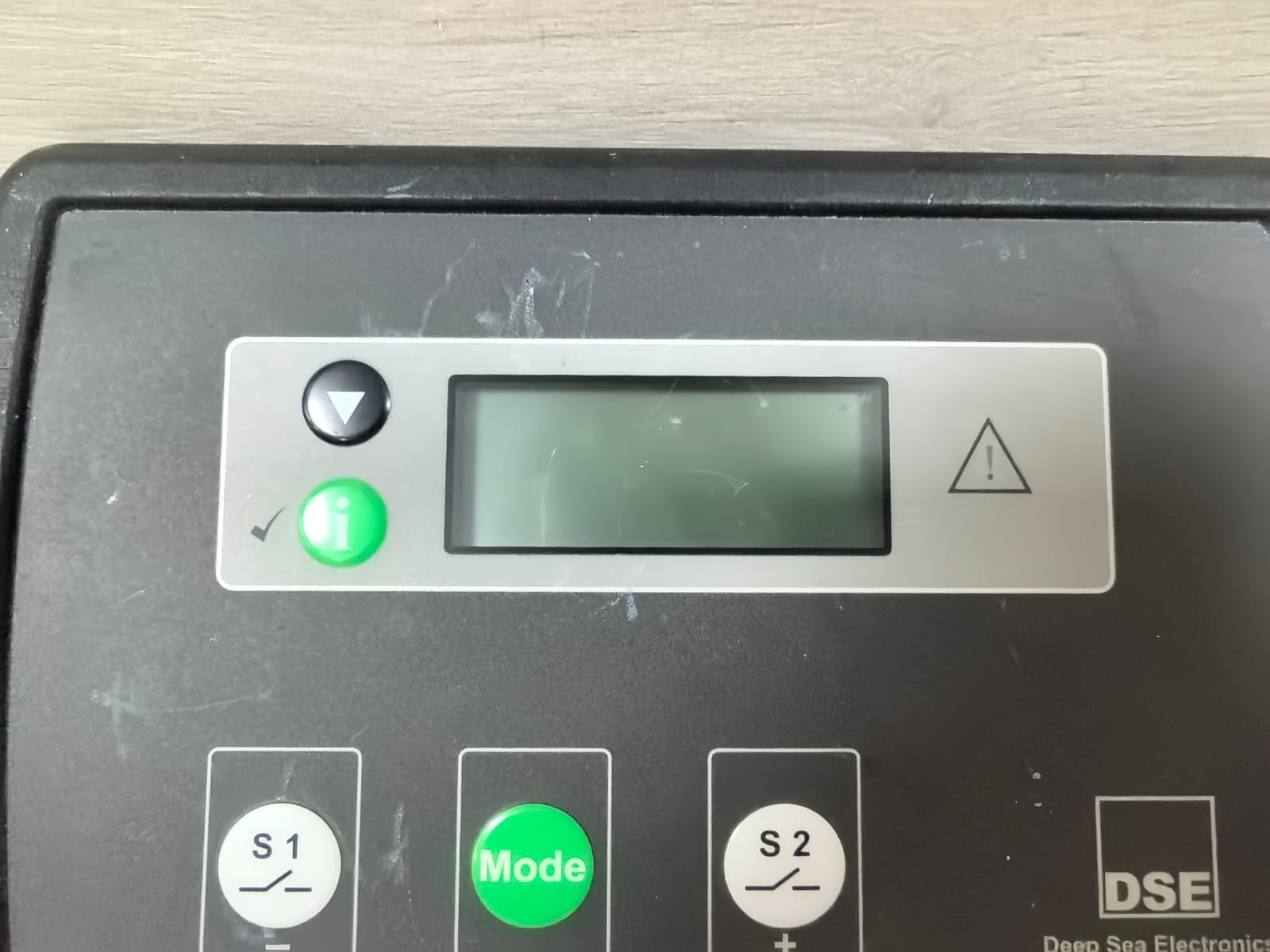 DSE JOB F001010658 DSE 0331-002-01 JOB F001010658 331 ATS CONTROLLER 12/24V 4