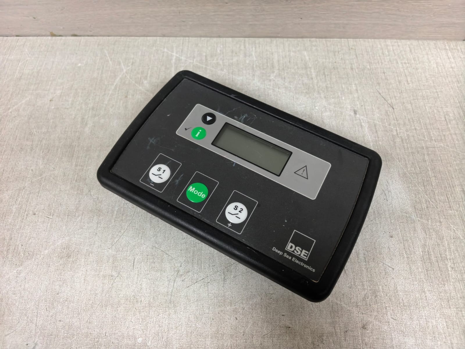 DSE JOB F001010658 DSE 0331-002-01 JOB F001010658 331 ATS CONTROLLER 12/24V 7