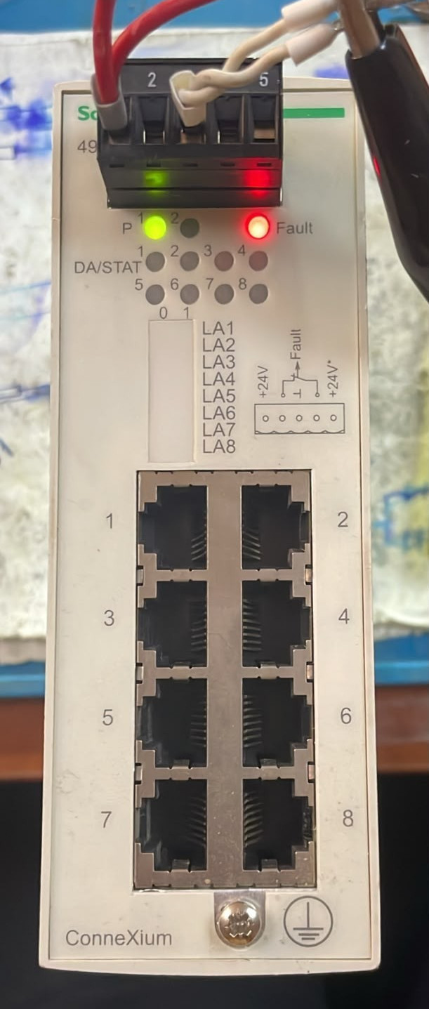 Schneider Electric 499NES18100 SCHNEIDER ELECTRIC 499NES18100 CONNEXIUM SWITCH 8TX 10/100 24VDC 2