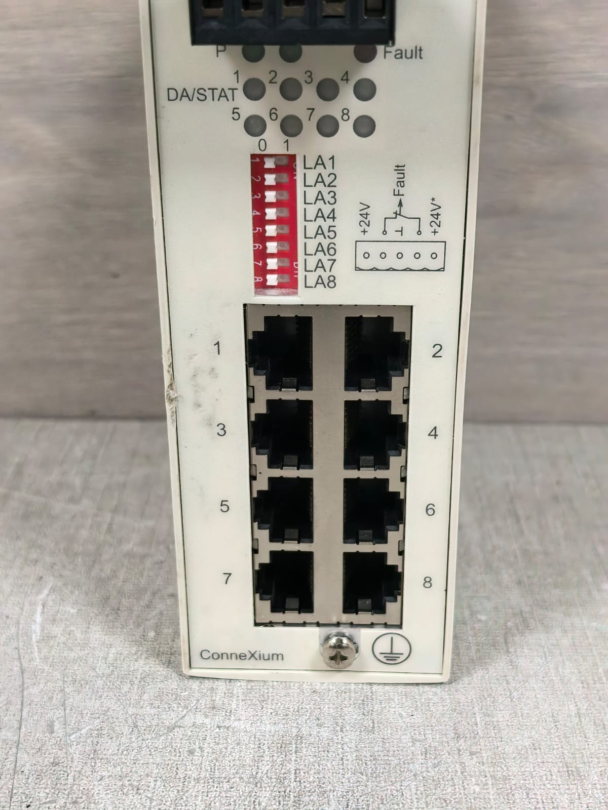 Schneider Electric 499NES18100 SCHNEIDER ELECTRIC 499NES18100 CONNEXIUM SWITCH 8TX 10/100 24VDC 7