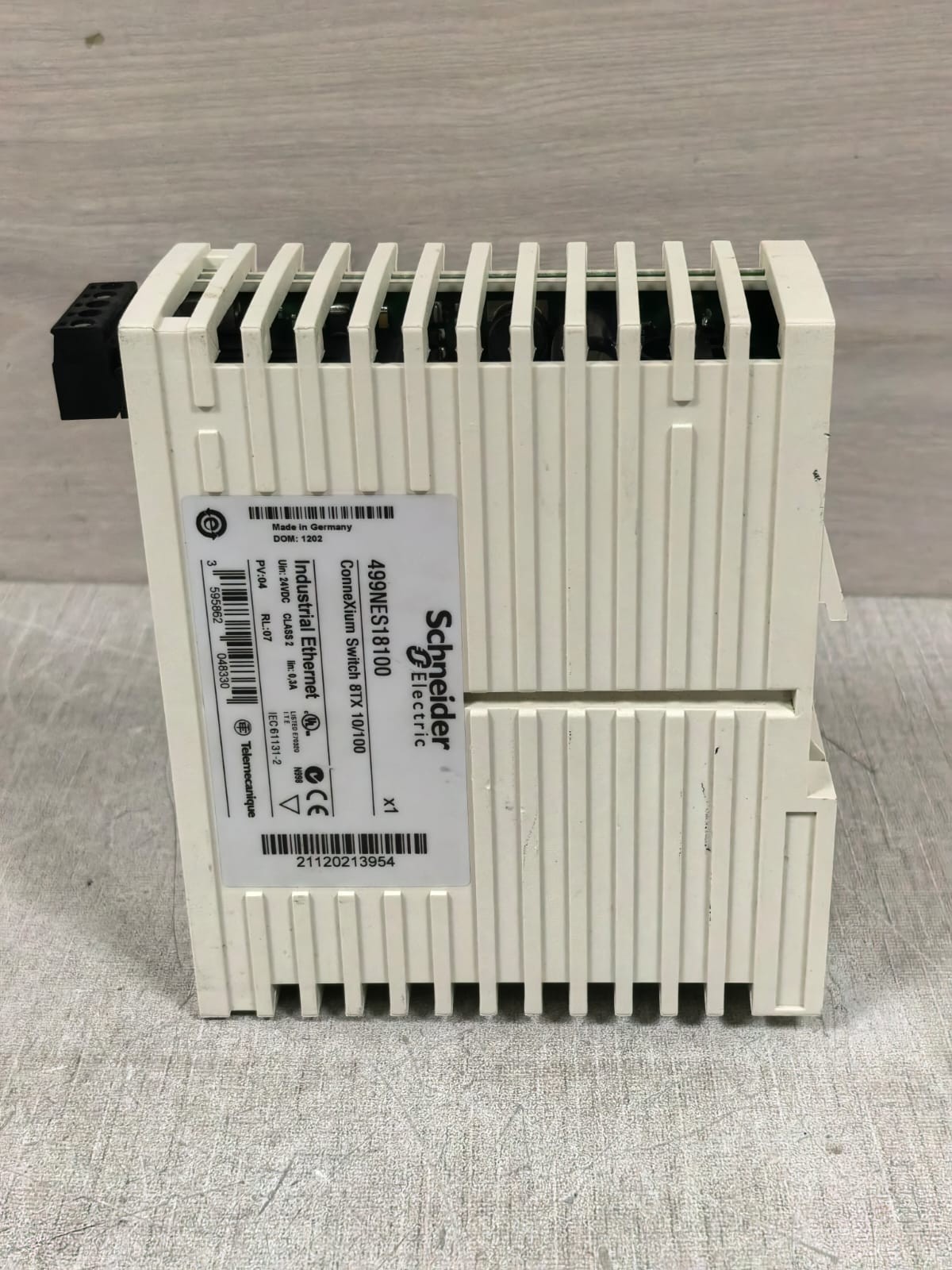 Schneider Electric 499NES18100 SCHNEIDER ELECTRIC 499NES18100 CONNEXIUM SWITCH 8TX 10/100 24VDC 9